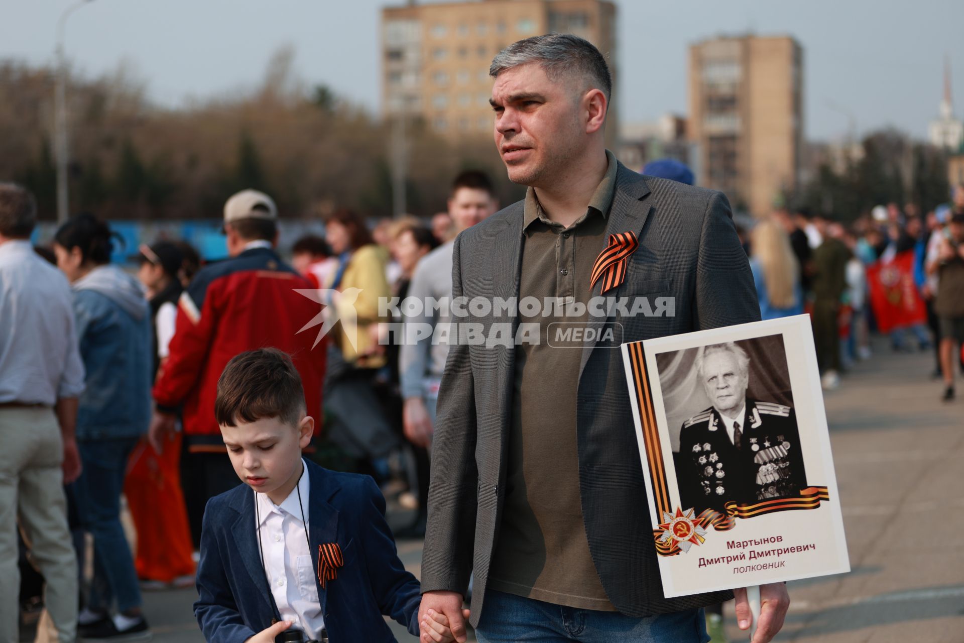 Красноярск. Горожане на акции `Бессмертный полк` во время празднования 78-й годовщины Победы в Великой Отечественной войне.