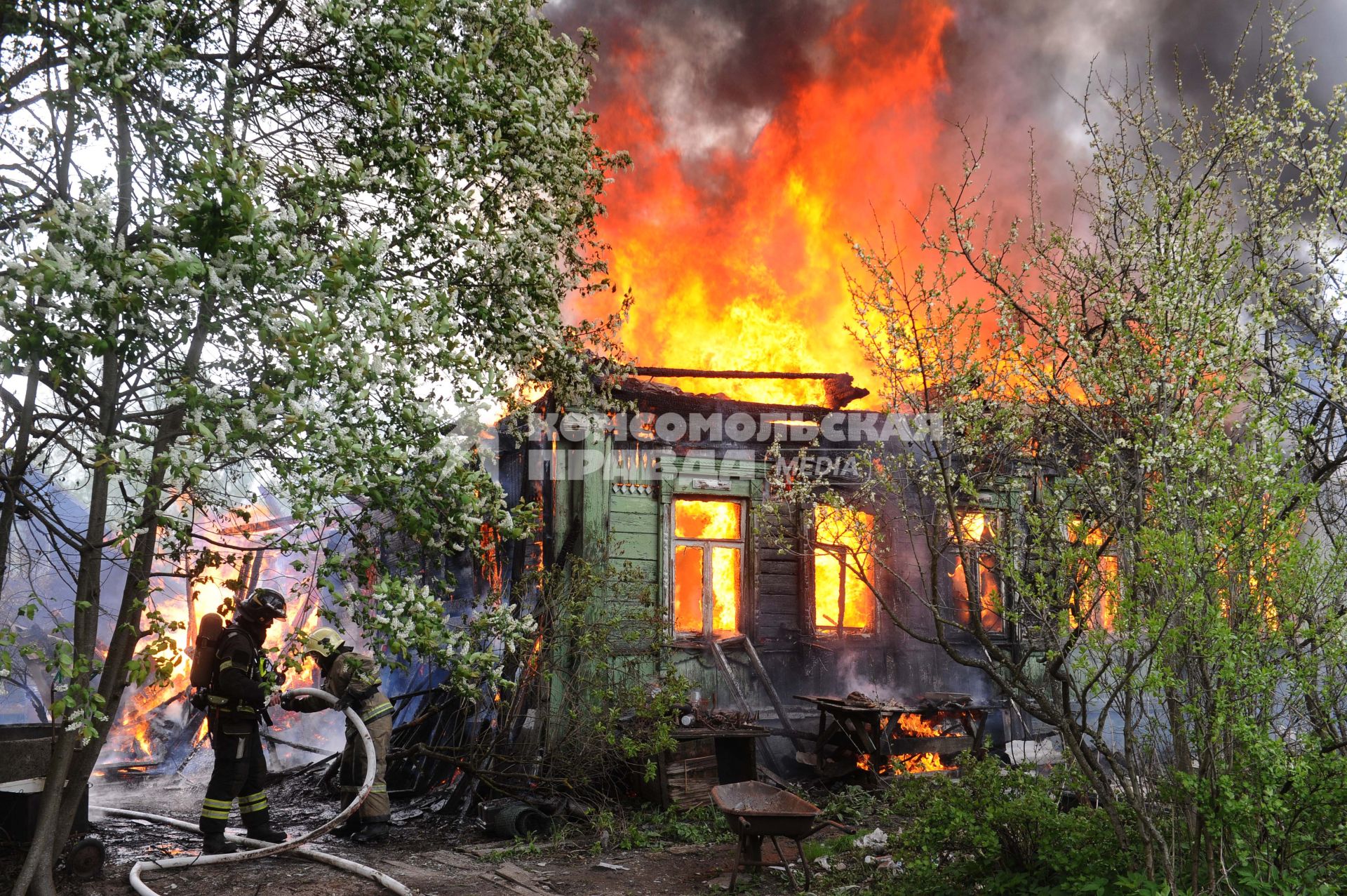 Голицинский городской округ. п.Татарки. Ликвидация пожара в частном жилом доме.