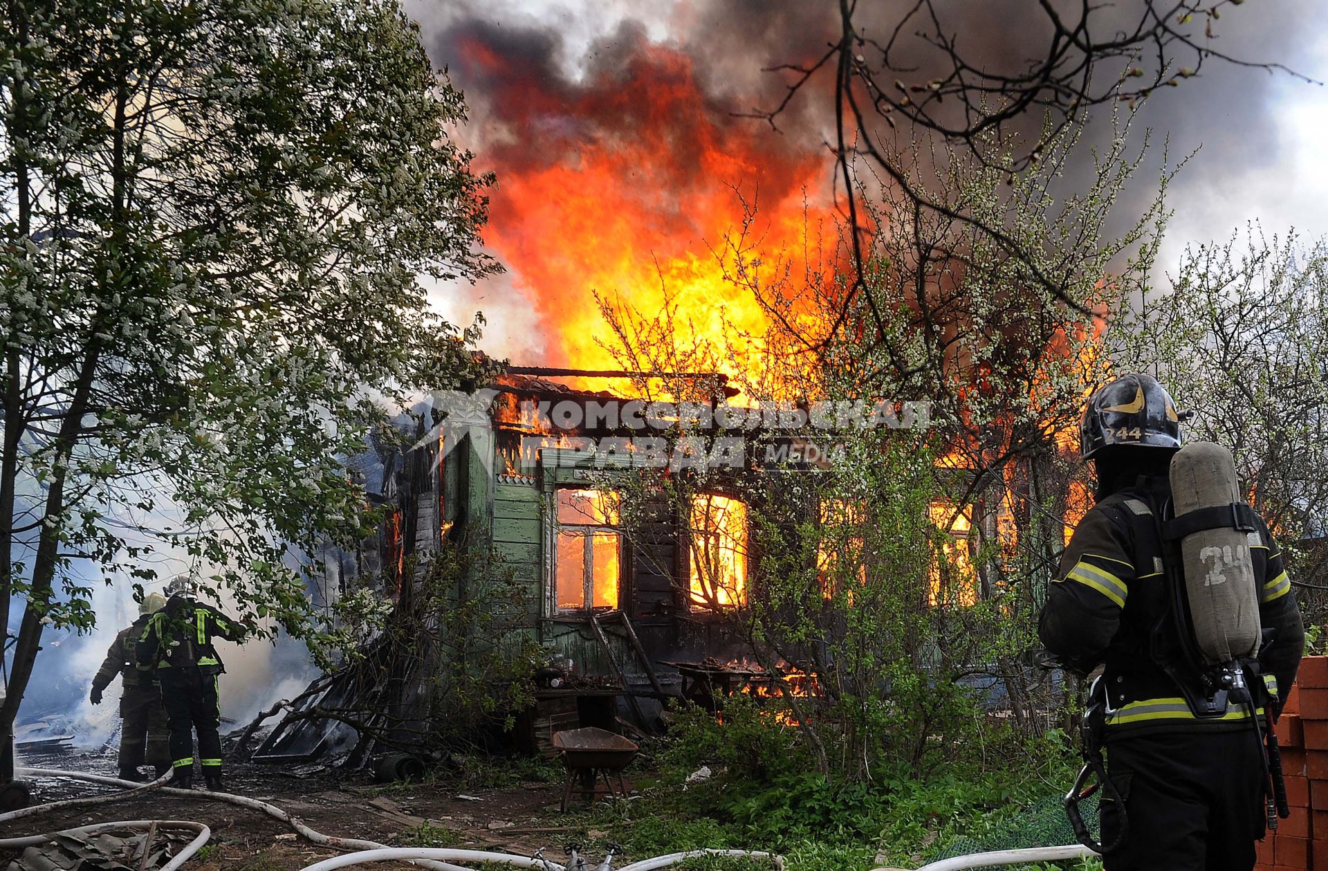 Голицинский городской округ. п.Татарки. Ликвидация пожара в частном жилом доме.