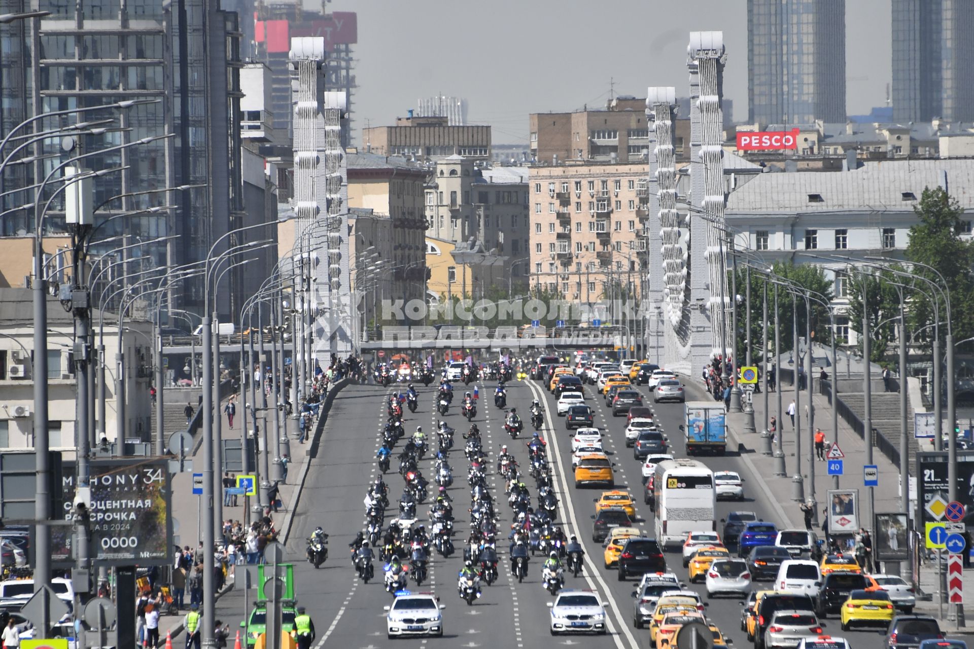 Москва. Участники мотофестиваля, приуроченного к старту мотосезона 2023 на Садовом кольце.