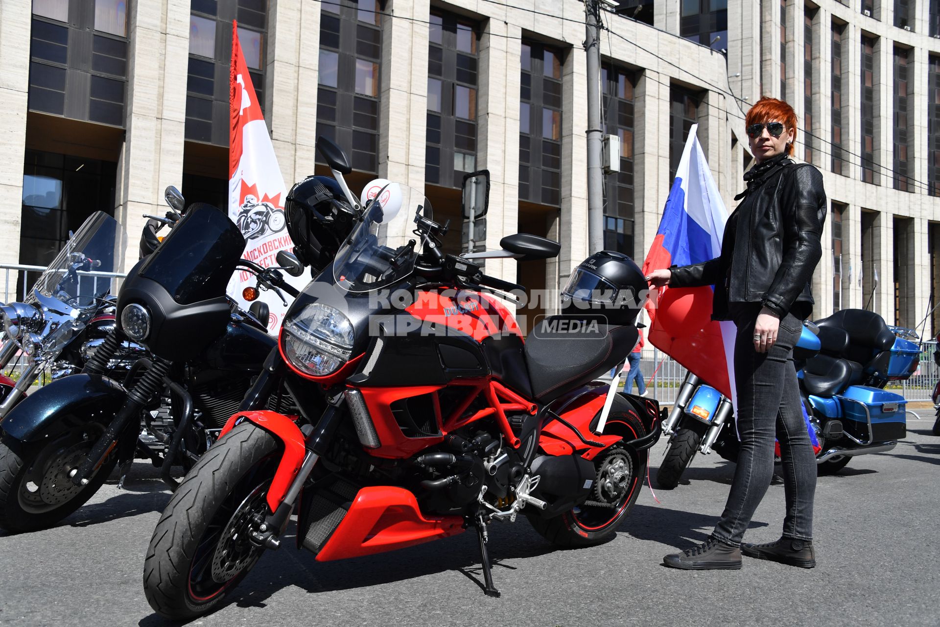 Москва. Участники мотофестиваля, приуроченного к старту мотосезона 2023 на проспекте Сахарова.