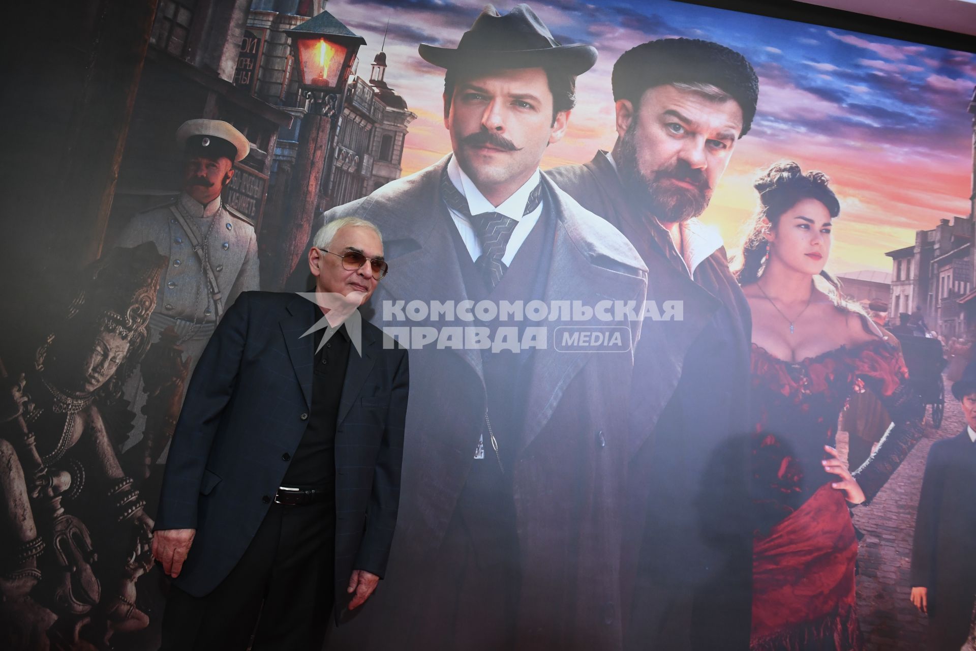 Москва. Генеральный директор киноконцерна `Мосфильм`, режиссер Карен Шахназаров на премьере своего фильма `Хитровка. Знак четырех` в кинотеатре `Октябрь`.