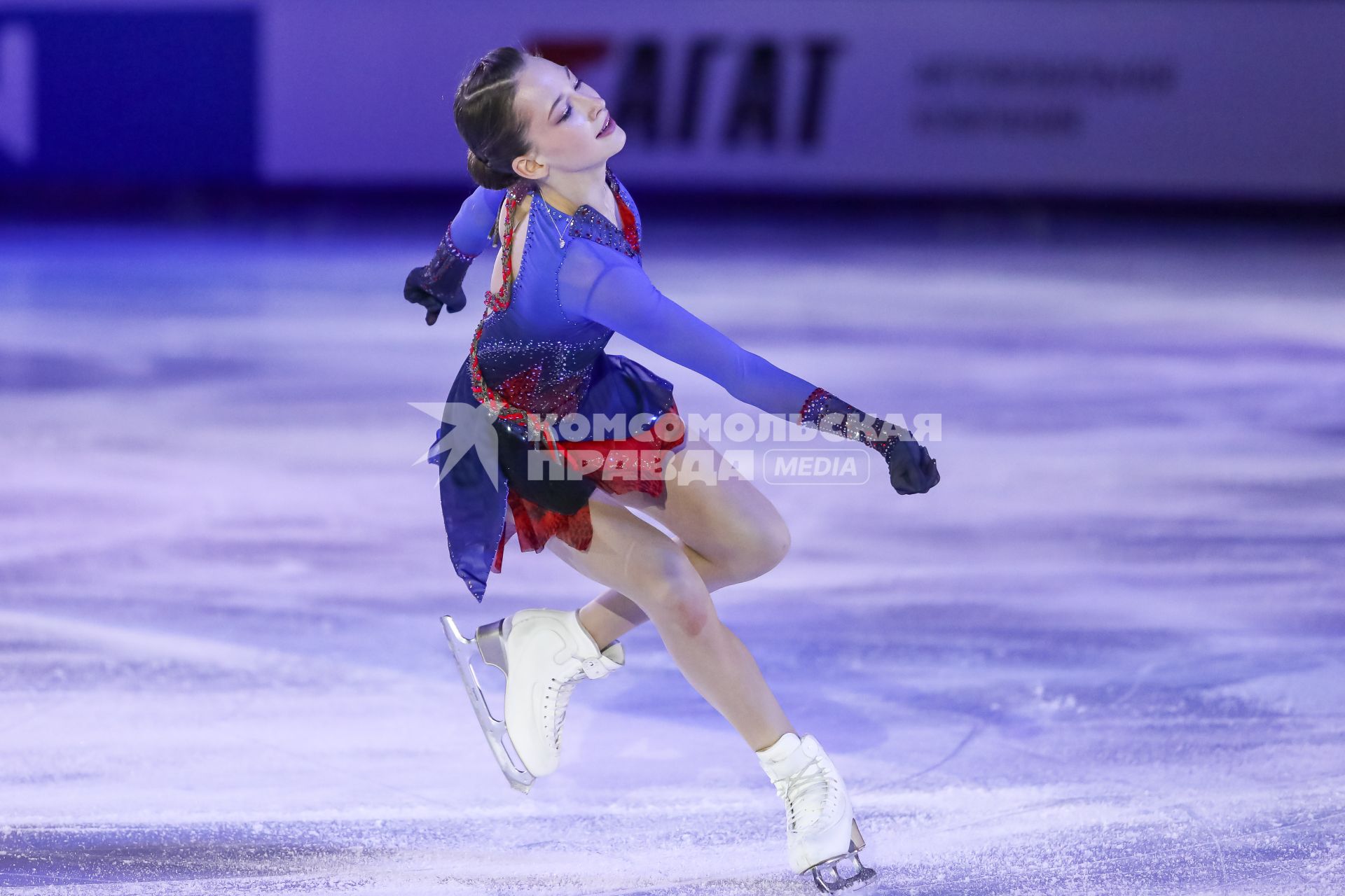 Красноярск. Софья Акатьева во время показательных выступлений на чемпионате России по фигурному катанию.