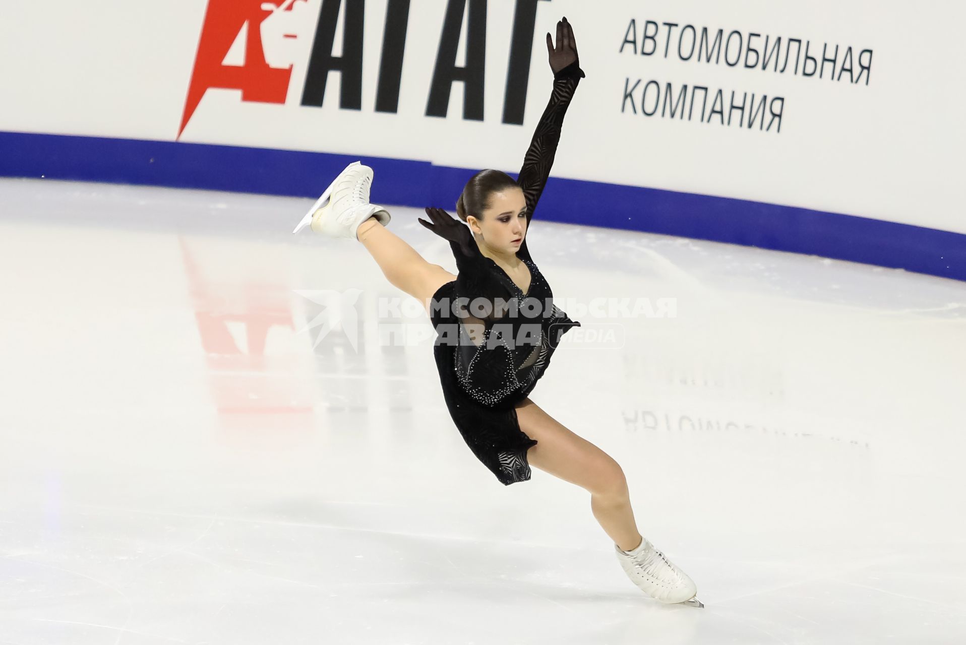 Красноярск. Камила Валиева выступает с произвольной программой в женском одиночном катании на чемпионате России по фигурному катанию.