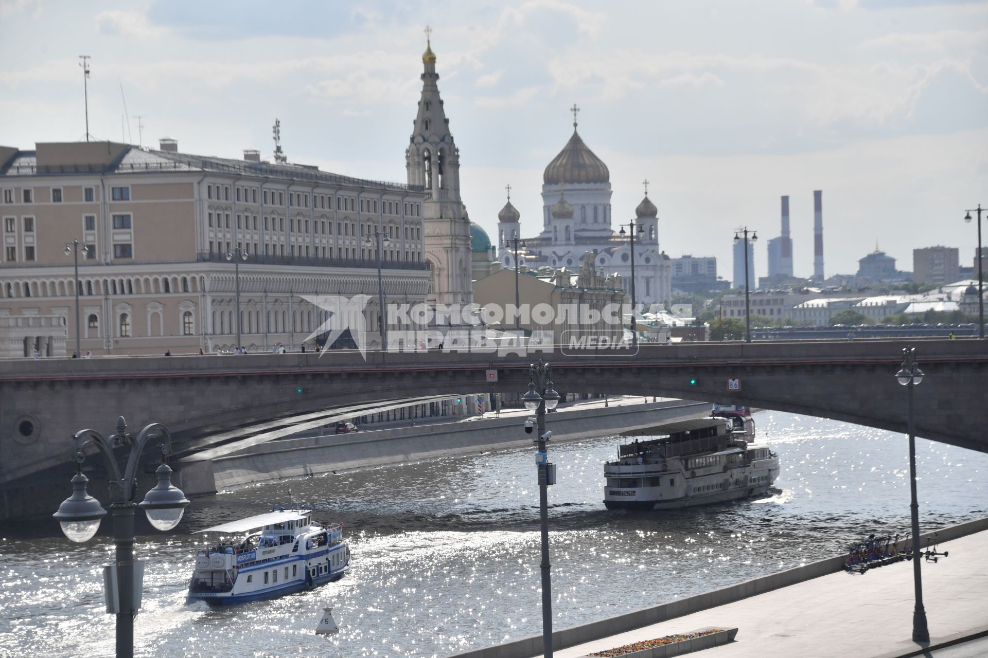 Москва. Прогулочные теплоходы на Москва-реке.