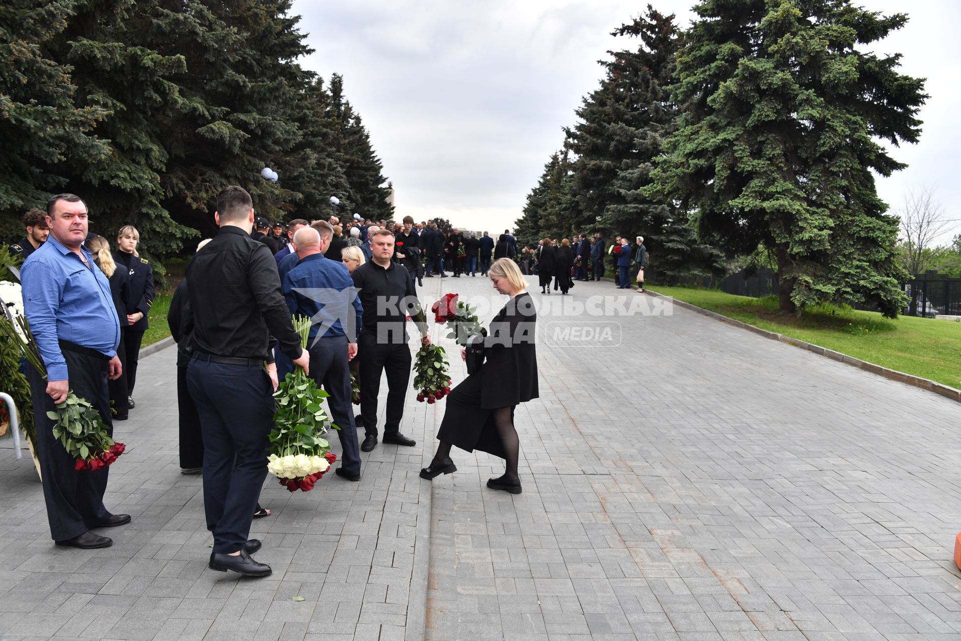 Москва. Во время похорон заместителя министра науки и высшего образования РФ Петра Кучеренко на Троекуровском кладбище.