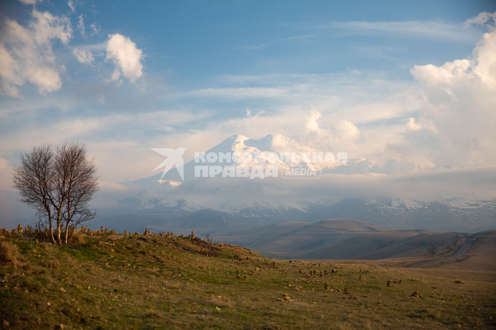 Кабардино-Балкарская Республика. Вид на гору Эльбрус.