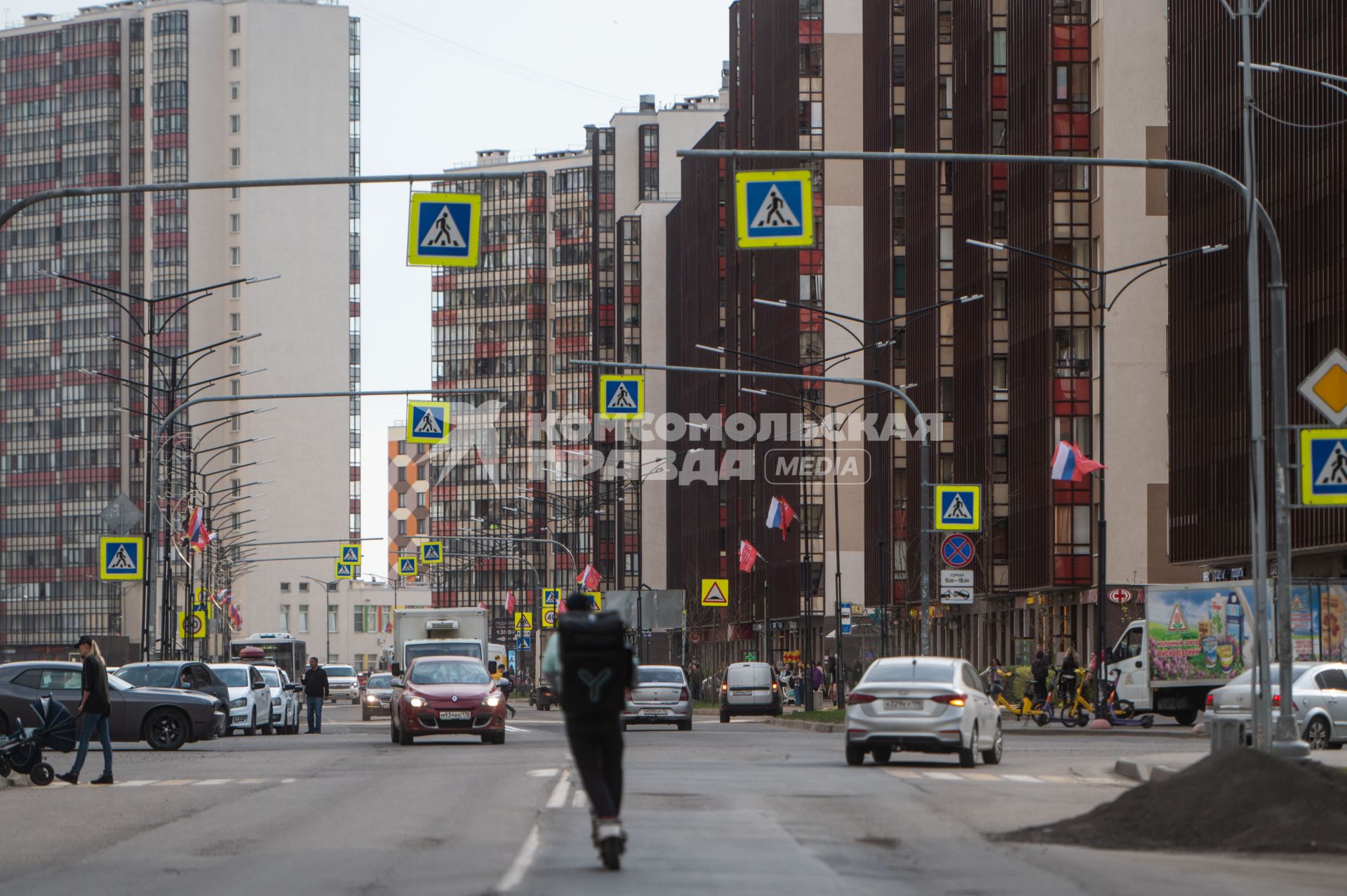 Ленинградская область. Город Кудрово. Вид на одну из улиц города.