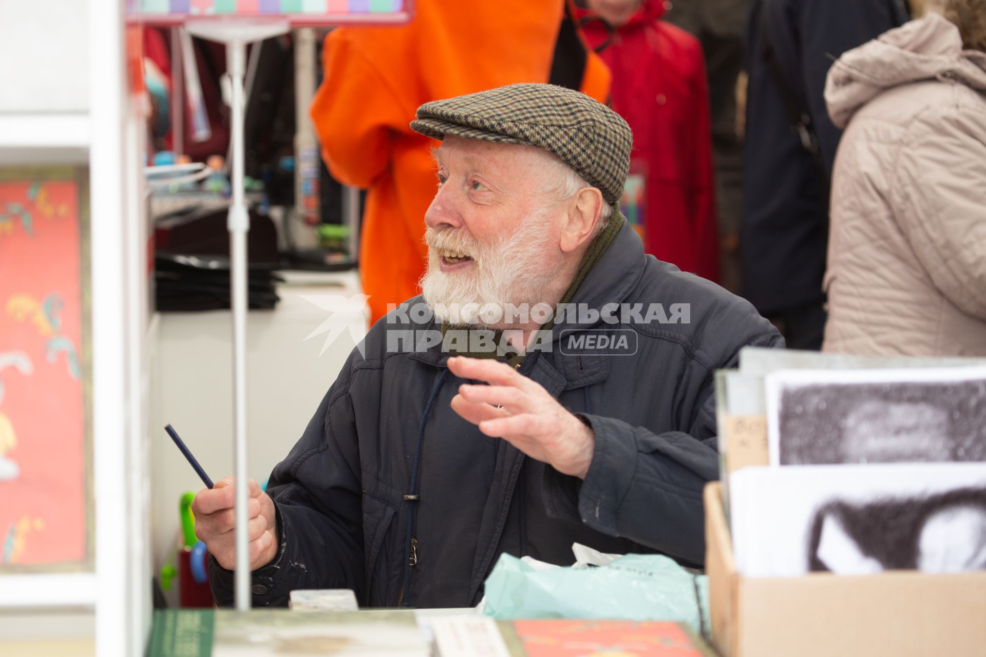 Москва. Режиссер-мультипликатор Юрий Норштейн на IX ежегодном книжном фестивале `Красная площадь`.