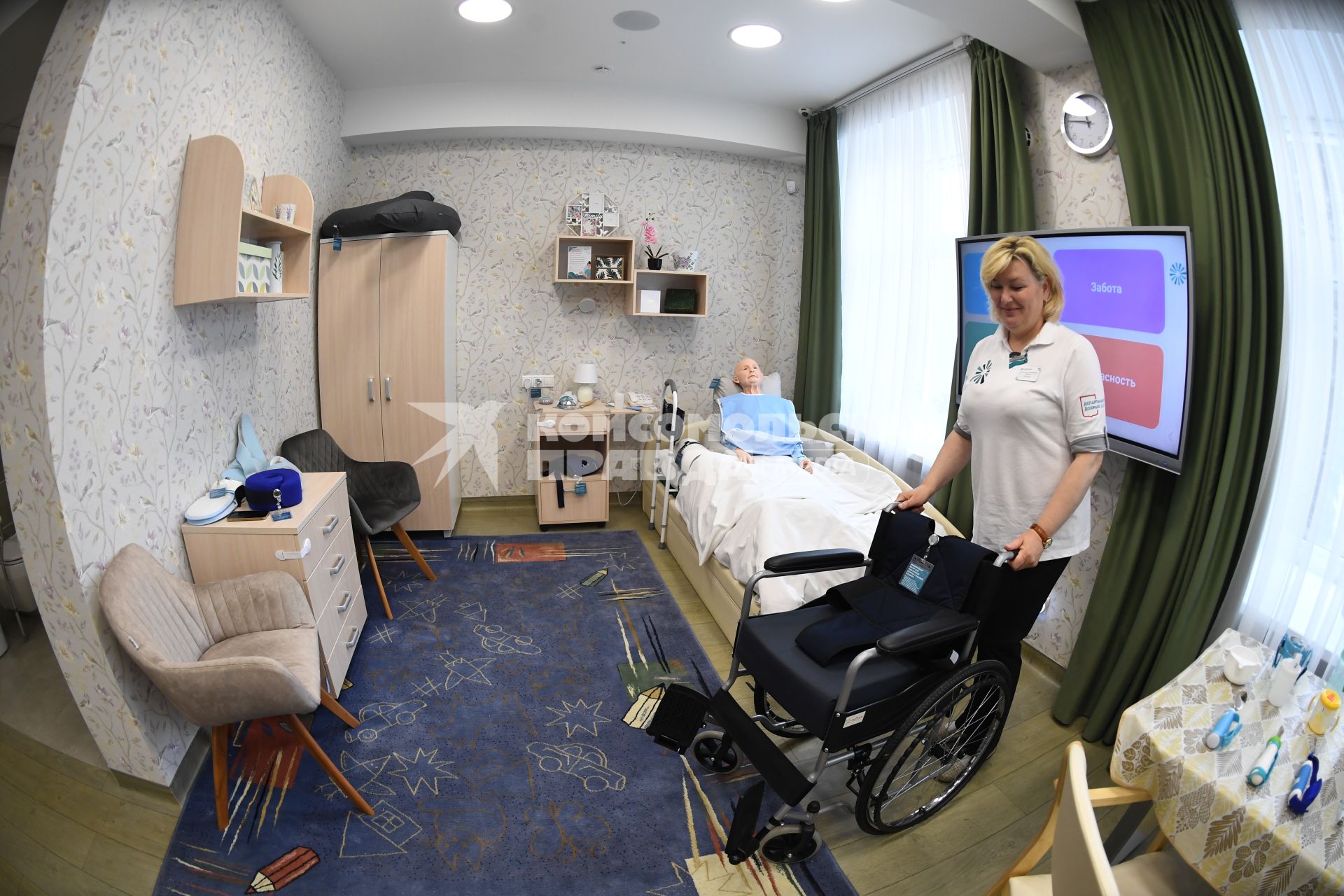 Москва. Первый в России симуляционный центр обучения навыкам профессионального ухода на территории Научно-практического геронтопсихиатрического центра.