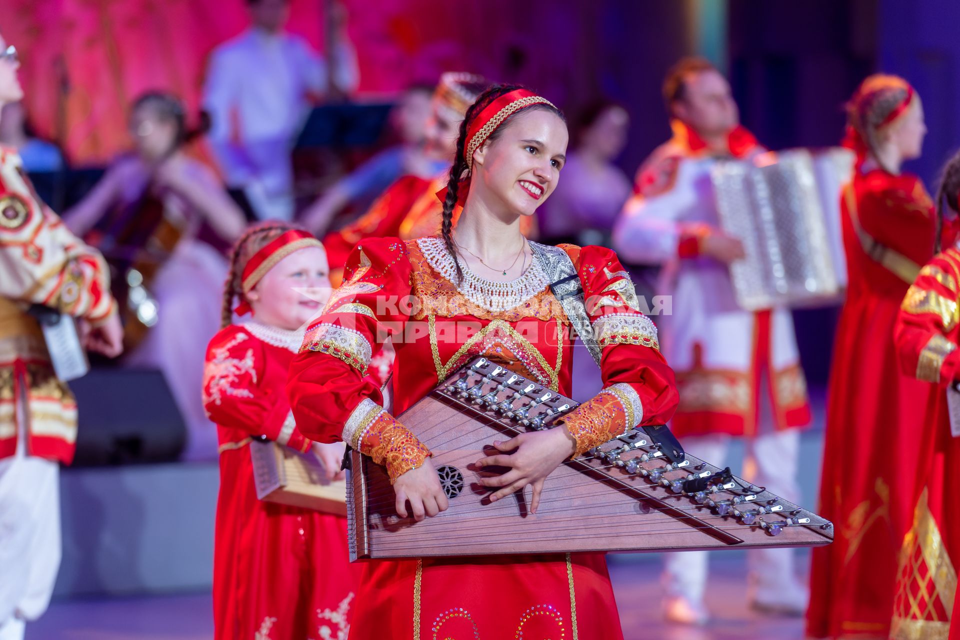 Москва. Гала-концерт фестиваля Союзного государства `Творчество юных` в Зале Полководцев Музея Победы на Поклонной горе.
