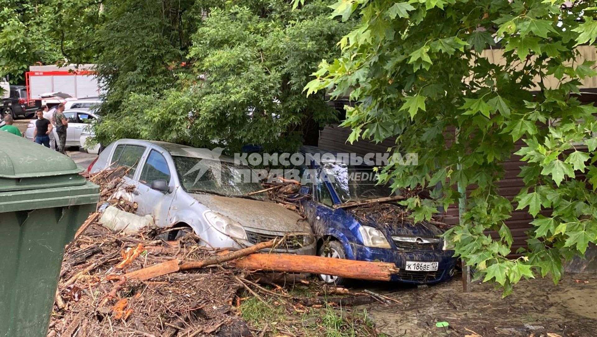 Сочи. Автомобиль, поврежденный в результате подтопления  после сильных дождей в Краснодарском крае.