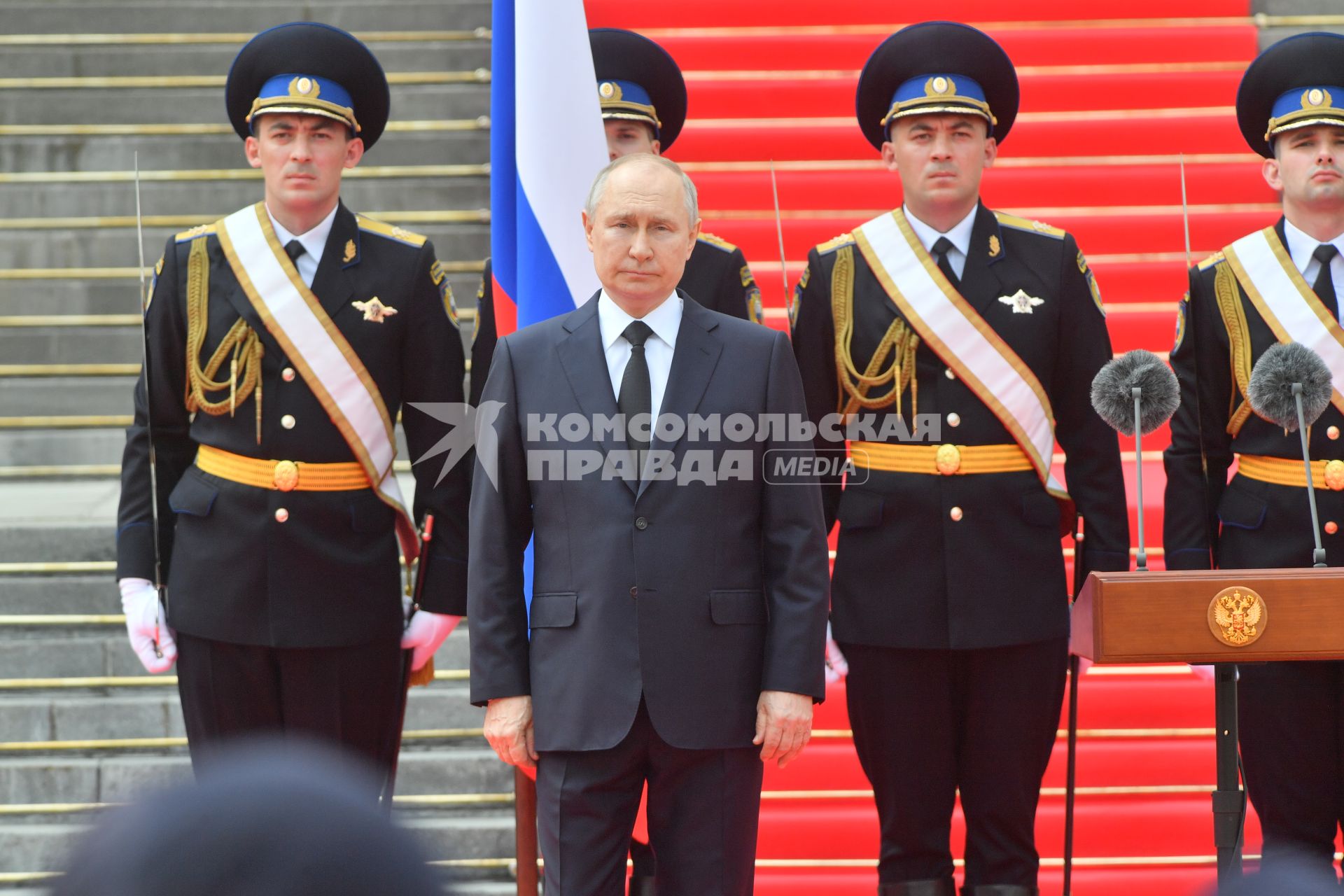 Москва.   Президент РФ Владимир Путин во время обращения  к подразделениям Министерства обороны РФ, Федеральной службы войск национальной гвардии, Федеральной службы безопасности, Министерства внутренних дел и Федеральной службы охраны, которые обеспечили порядок и законность во время мятежа.