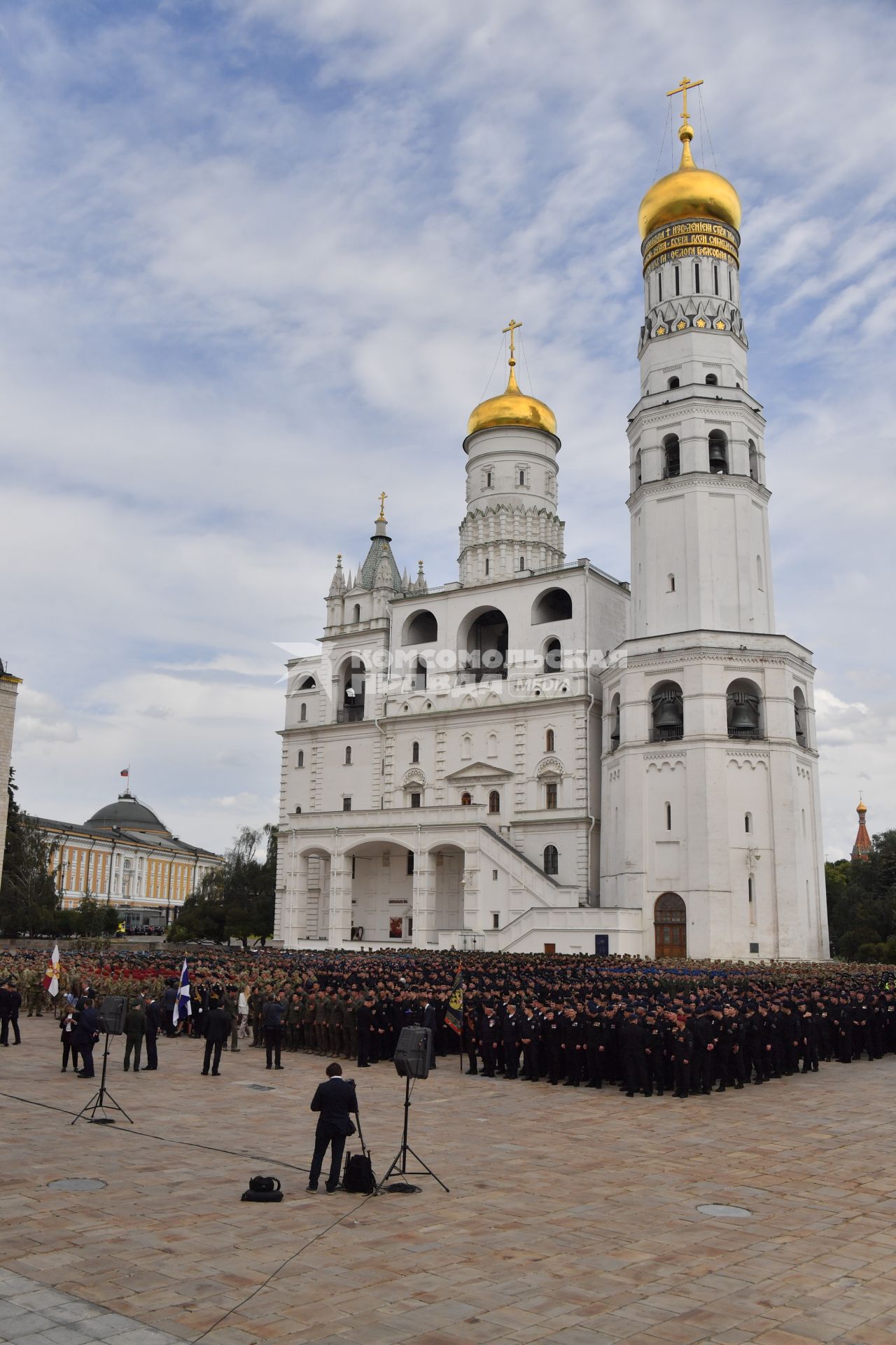 Москва.  Военнослужащие перед обращением президента РФ Владимира Путина  к подразделениям Министерства обороны РФ, Федеральной службы войск национальной гвардии, Федеральной службы безопасности, Министерства внутренних дел и Федеральной службы охраны, которые обеспечили порядок и законность во время мятежа.