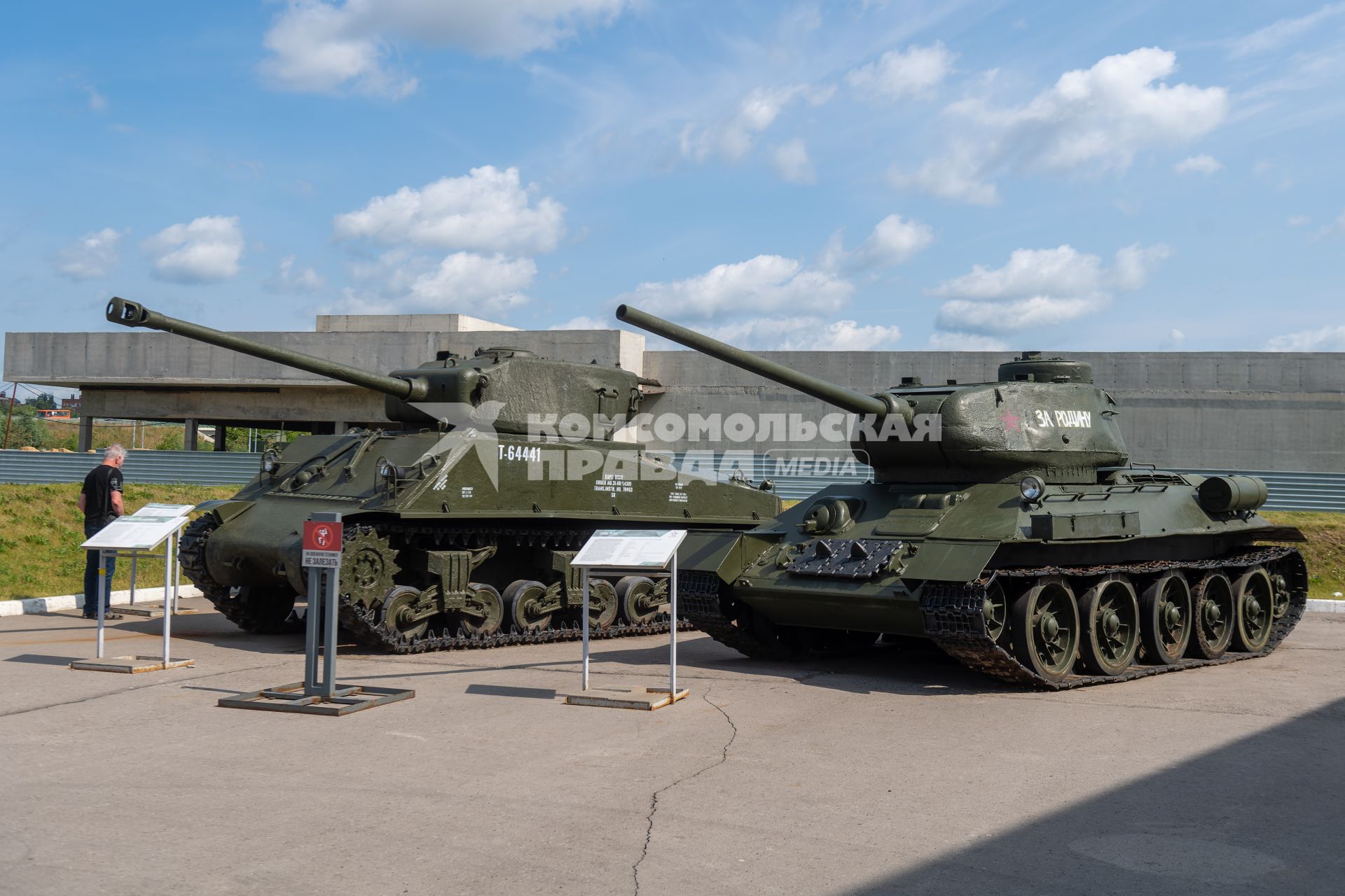 Тула.   Танк Т-34 в музее обороны Тулы.