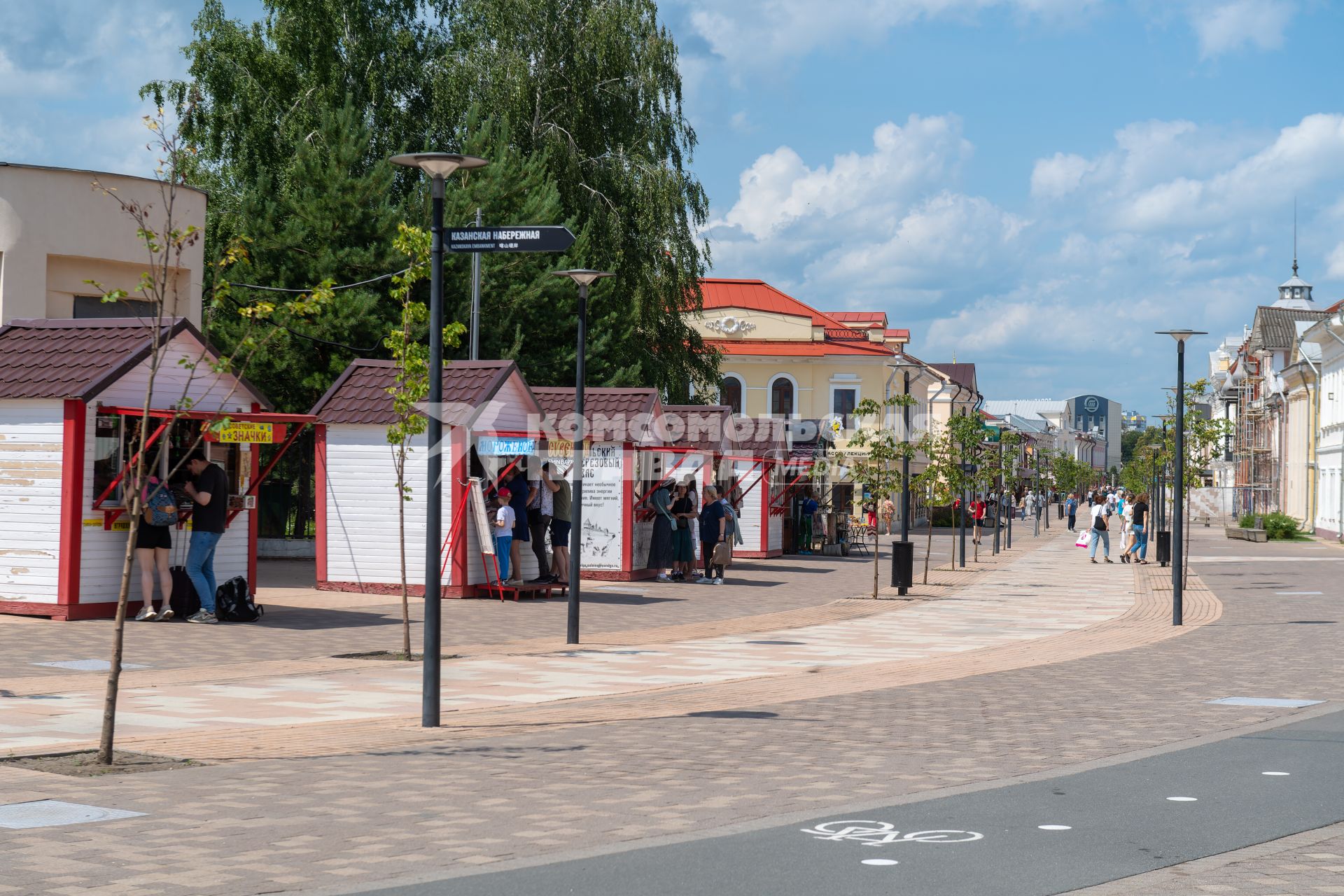 Тула.  Вид на пешеходную улицу Металлистов.