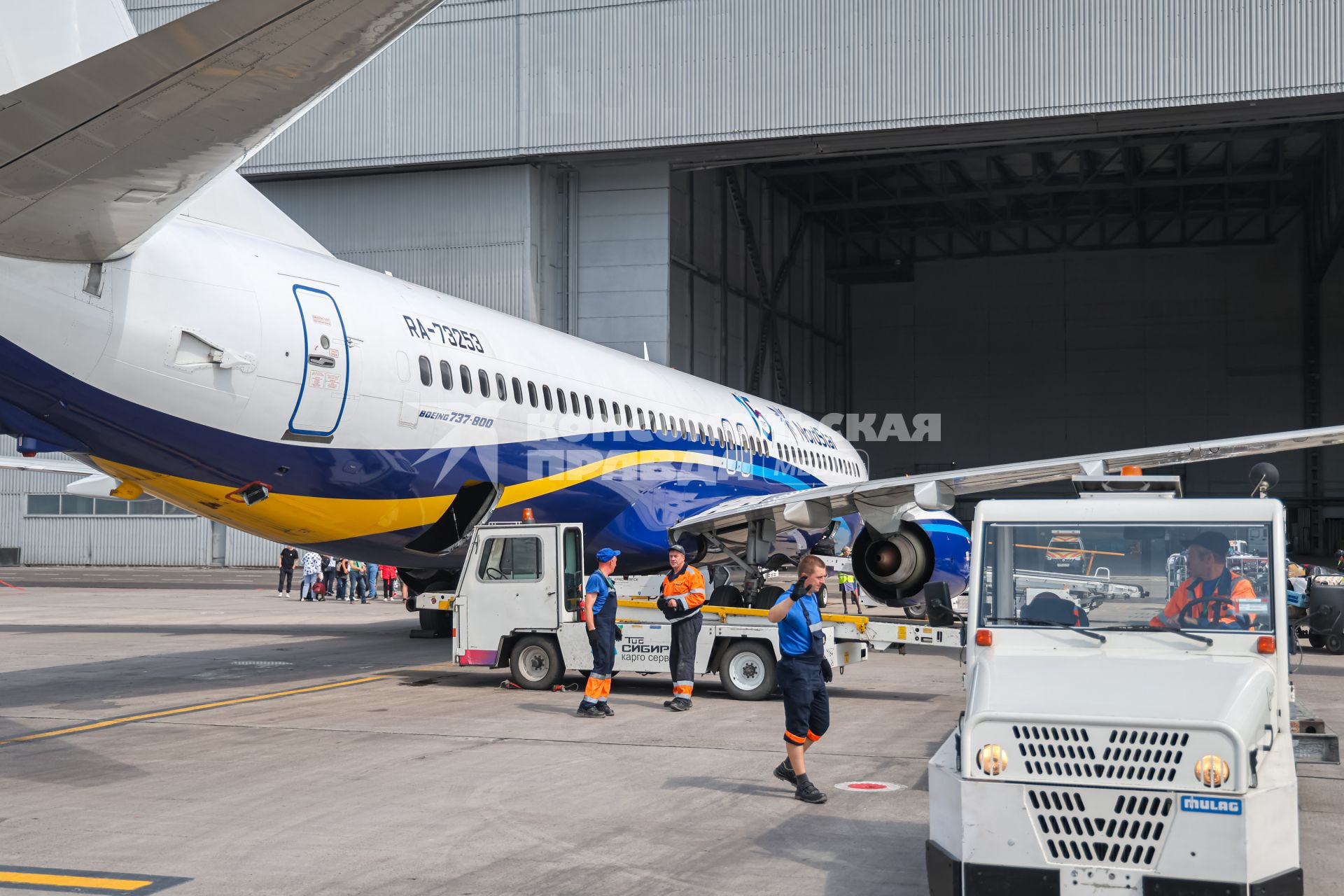 Красноярск. Самолет Boeing 737-800 авиакомпании NordStar в международном аэропорту Красноярск имени Дмитрия Хворостовского.