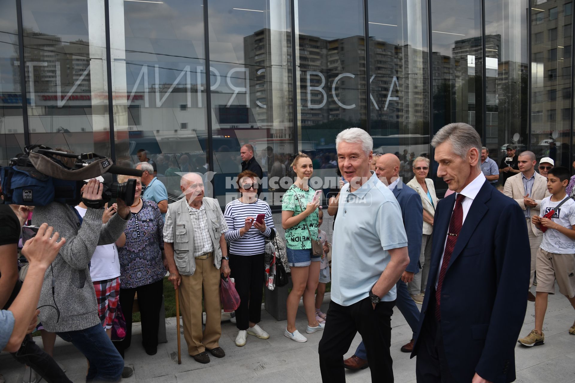 Москва.  Мэр Москвы Сергей Собянин и заместитель генерального директора ОАО `Российские железные дороги` Олег Тони (слева направо ) во время открытия  городского  вокзала Тимирязевская на МЦД-1.