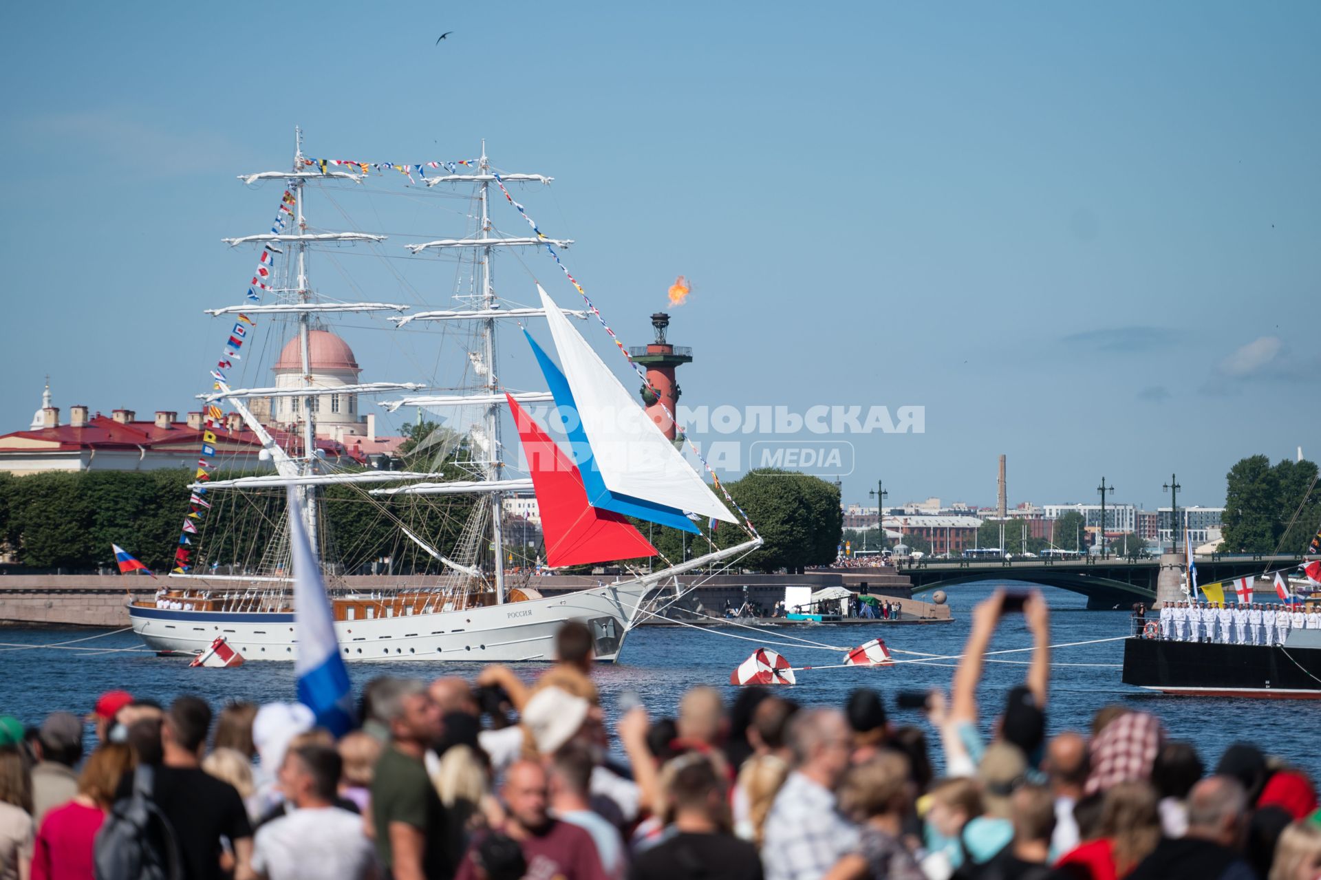 Санкт-Петербург. Во время Главного военно-морского парада в честь Дня ВМФ РФ.