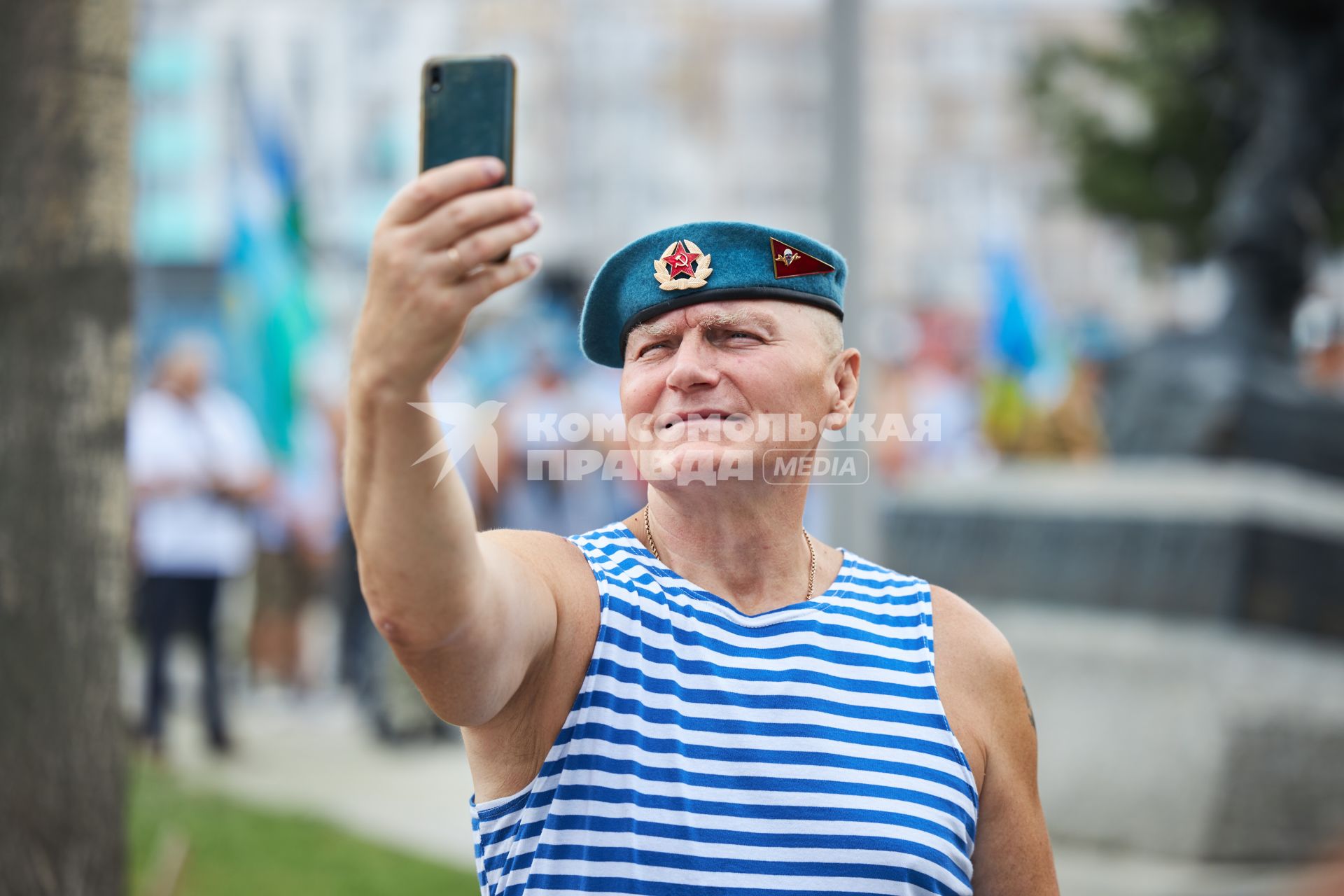 Пермь. Десантник гуляет в День Воздушно-десантных войск России.