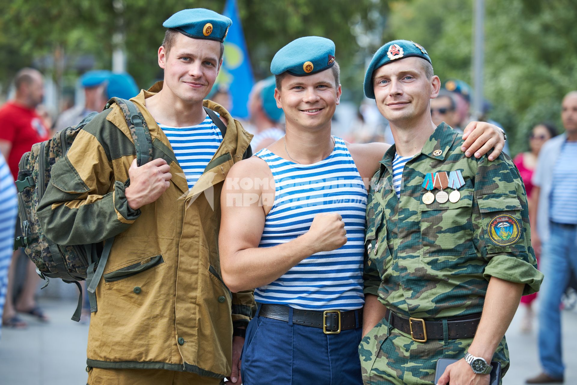 Пермь. Десантники гуляют в День Воздушно-десантных войск России.