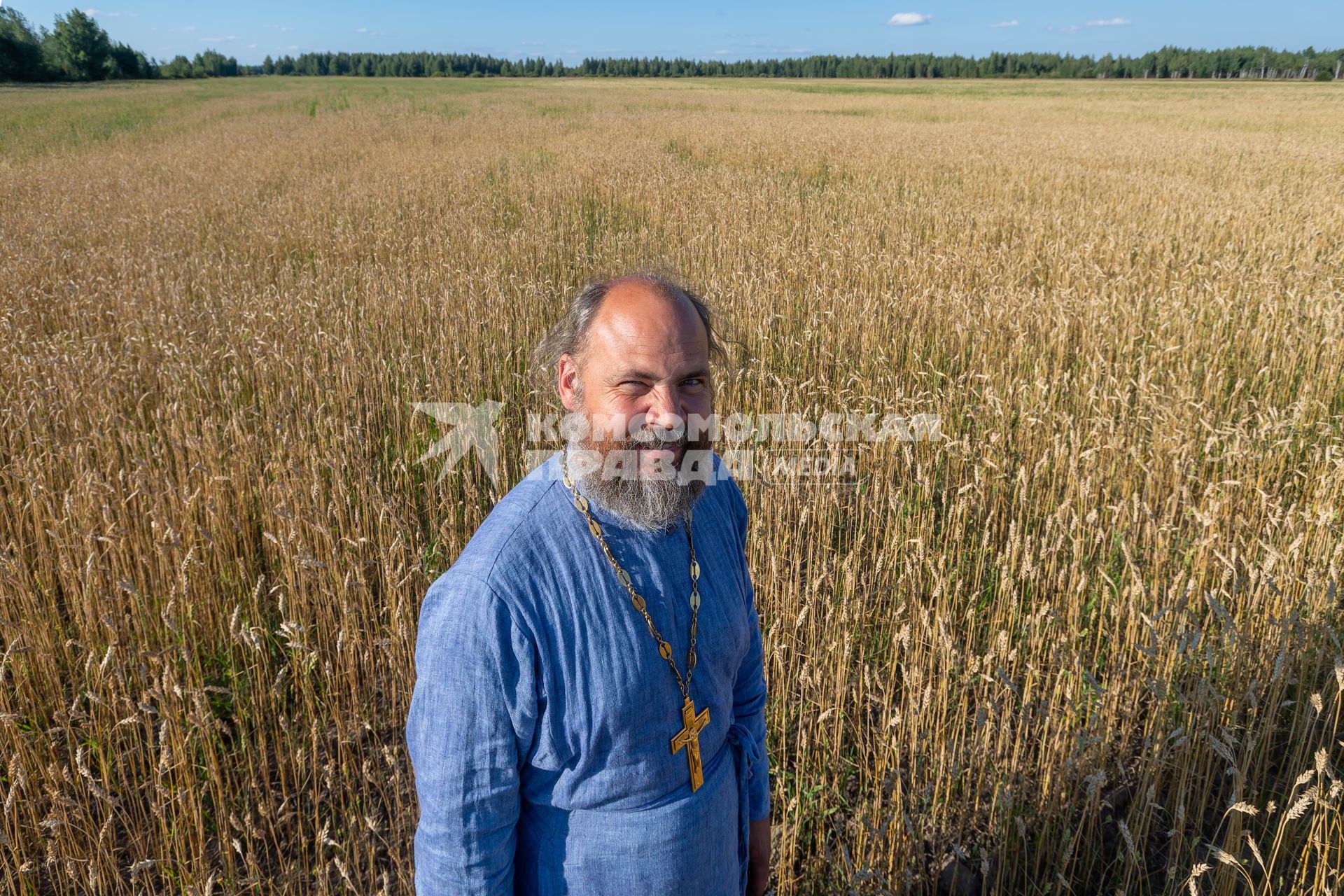 Ряжский район. Село Новое Еголдаево. Священник отец  Дионисий (Денис Соляков)  в своем фермерском хозяйстве.