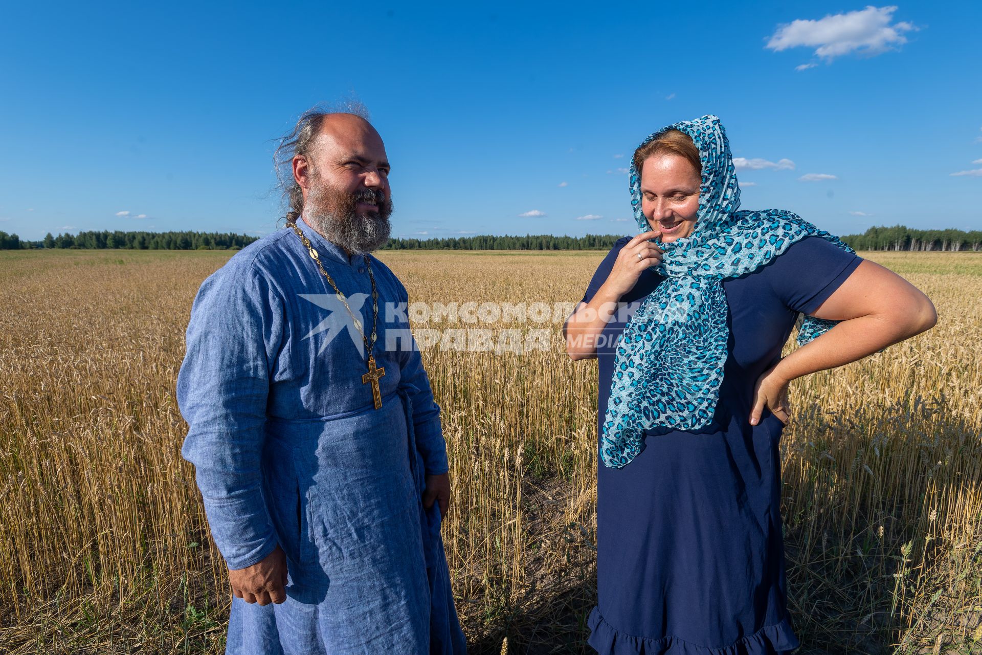 Ряжский район. Село Новое Еголдаево. Священник отец Дионисий ( Денис Соляков) и матушка Надежда.