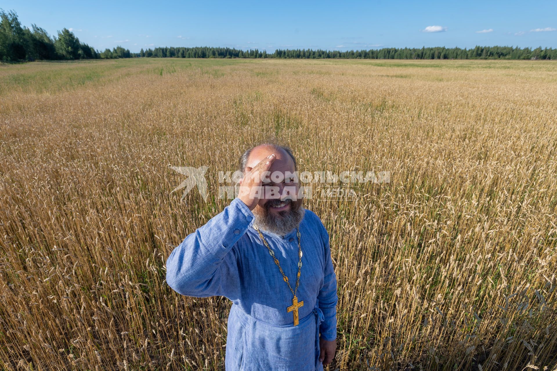 Ряжский район. Село Новое Еголдаево. Священник отец  Дионисий (Денис Соляков)  в своем фермерском хозяйстве.