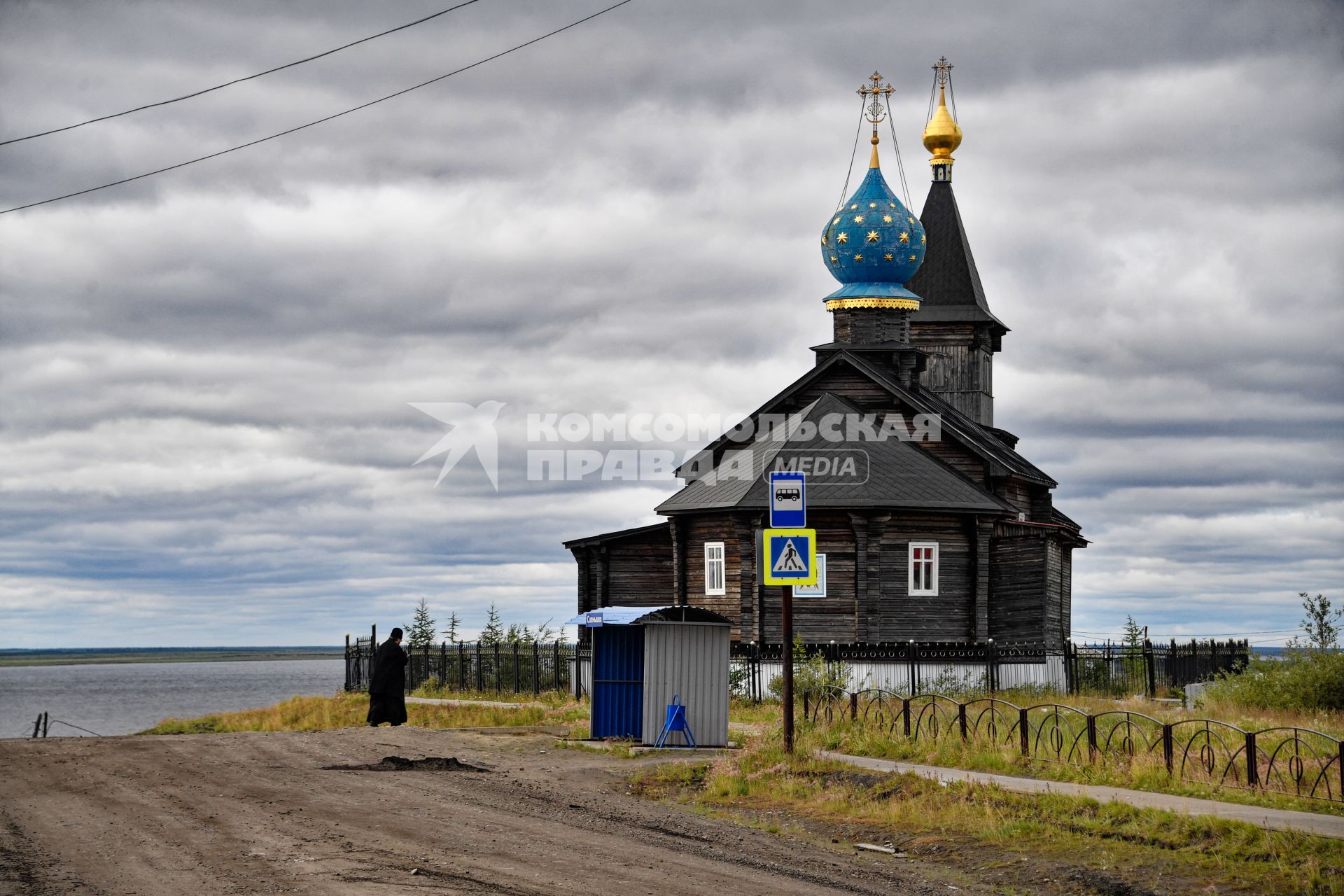 Красноярский край. Хатанга.  Спасо-Богоявленский храм   - одна из самых северных православных церквей в России.