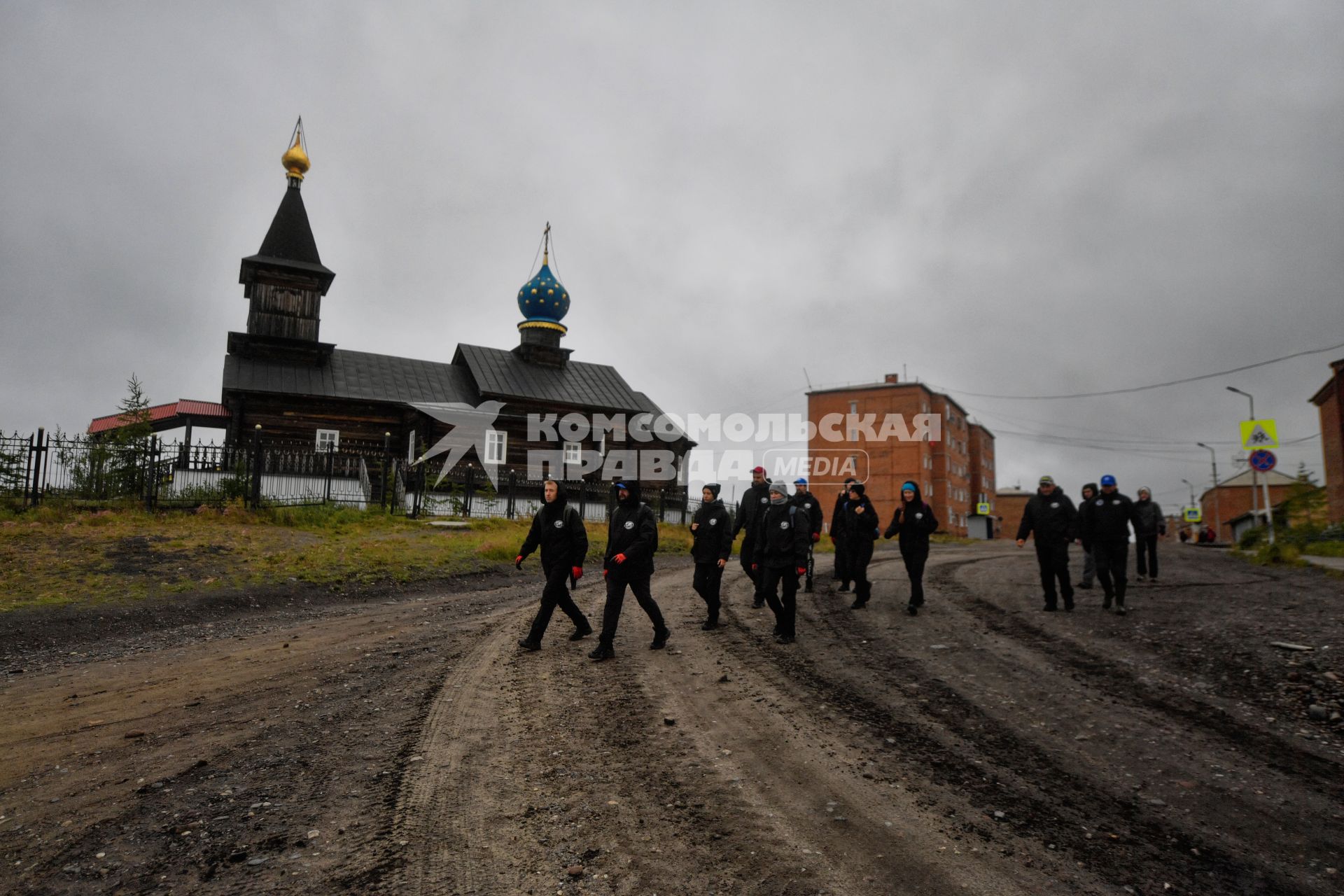 Красноярский край. Хатанга.  Экологическая экспедиция РГО по очистке Арктической зоны Российской Федерации от техногенного загрязнения `Арктика. Генеральная уборка`.  Отряд волонтеров.