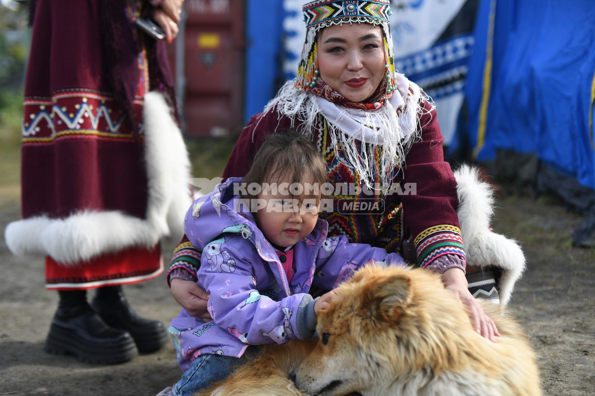 Красноярский край. Хатанга.  Местные жители  на празднике День оленевода.