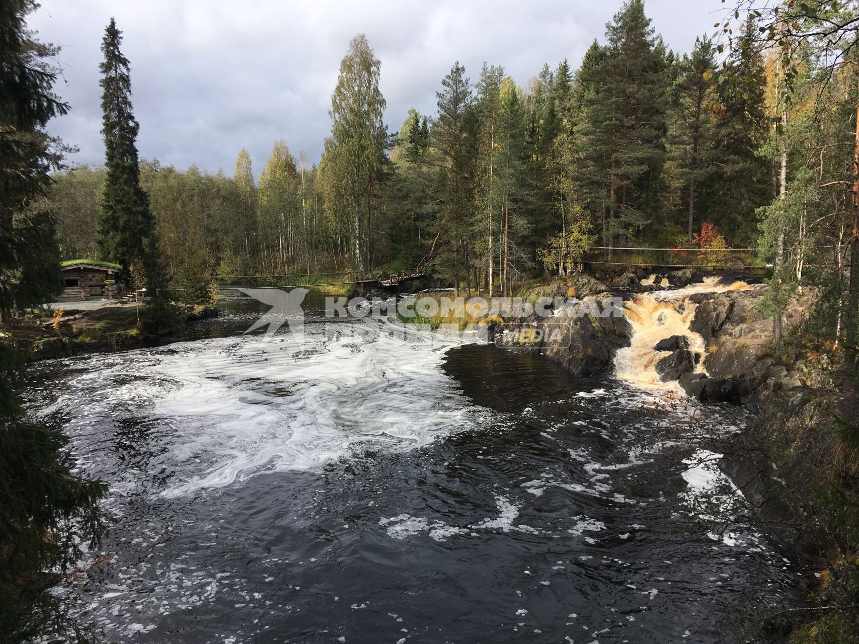 Карелия. Сортавальский район.  Водопады в  горном парке ` Рускеала`.