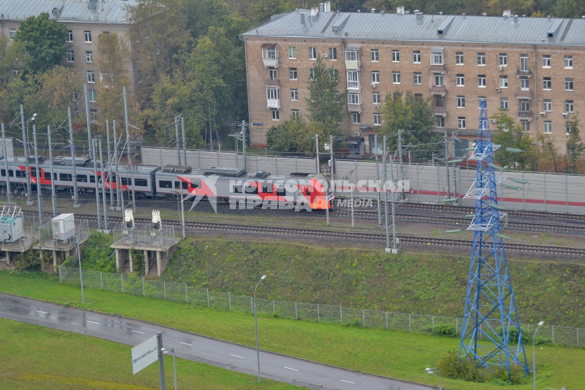 Москва.  Вид на железную дорогу сверху.