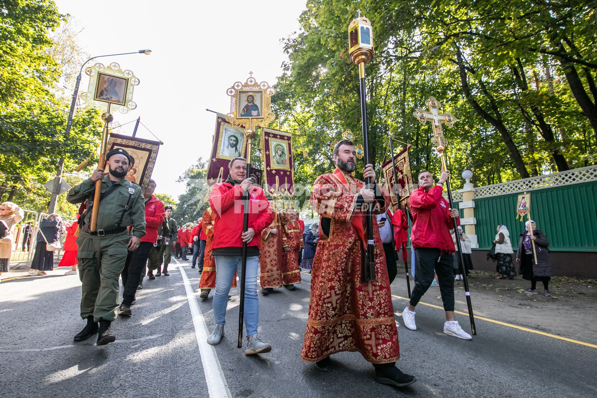 Московская область. Участники XII Елисаветинского крестного хода.