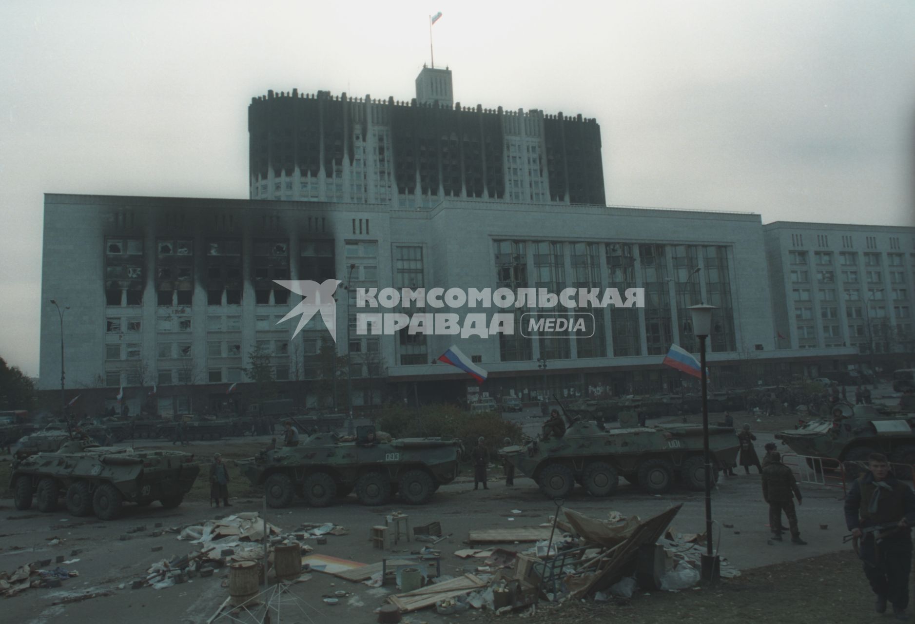 Москва. 1993г. Октябрьский путч. Военная техника у Дома Советов РФ (Белого дома РФ).