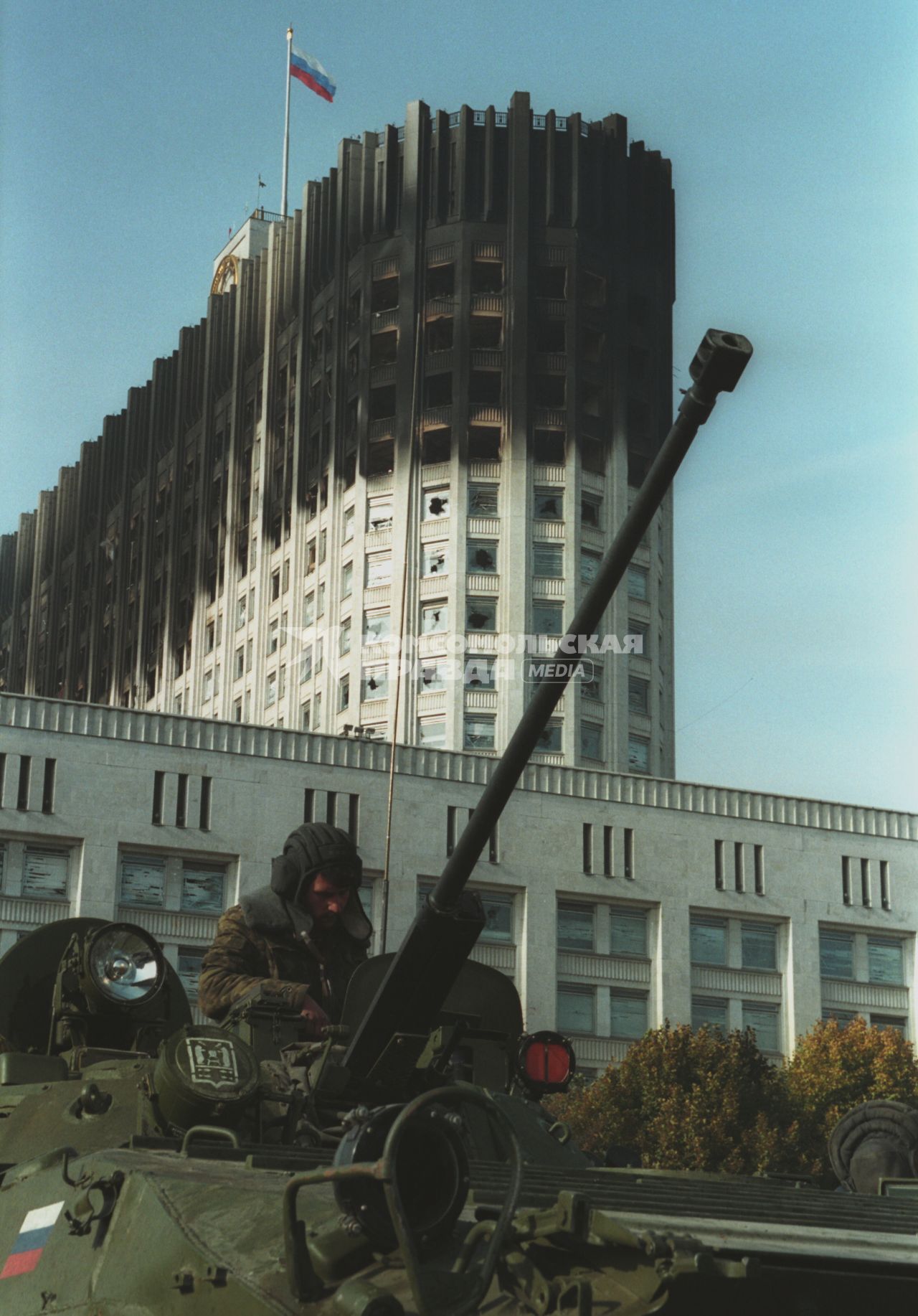 Москва. 1993г. Октябрьский путч. Танки у Дома Советов РФ (Белого дома РФ).