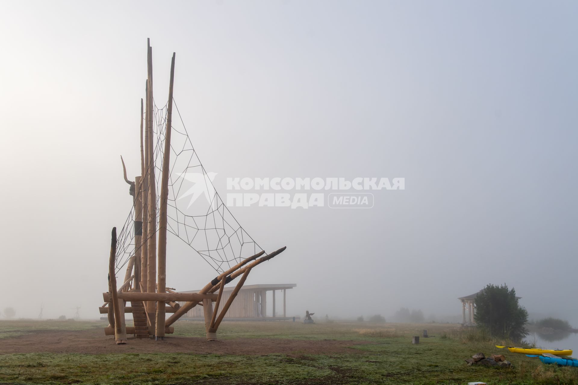 Забайкальский край, с. Укурик. Скульптурная композиция на территории ленд-арт парка `Тужи`.