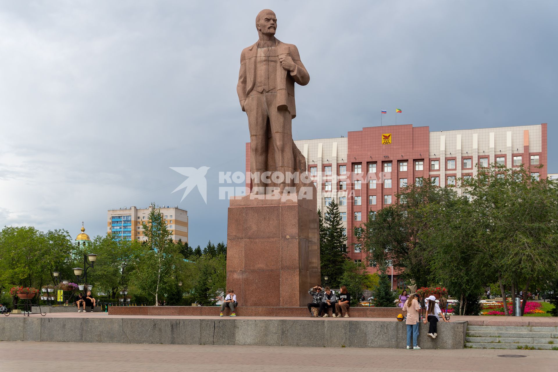 Забайкальский край, г. Чита. Памятник В. И. Ленину на одноименной площади.