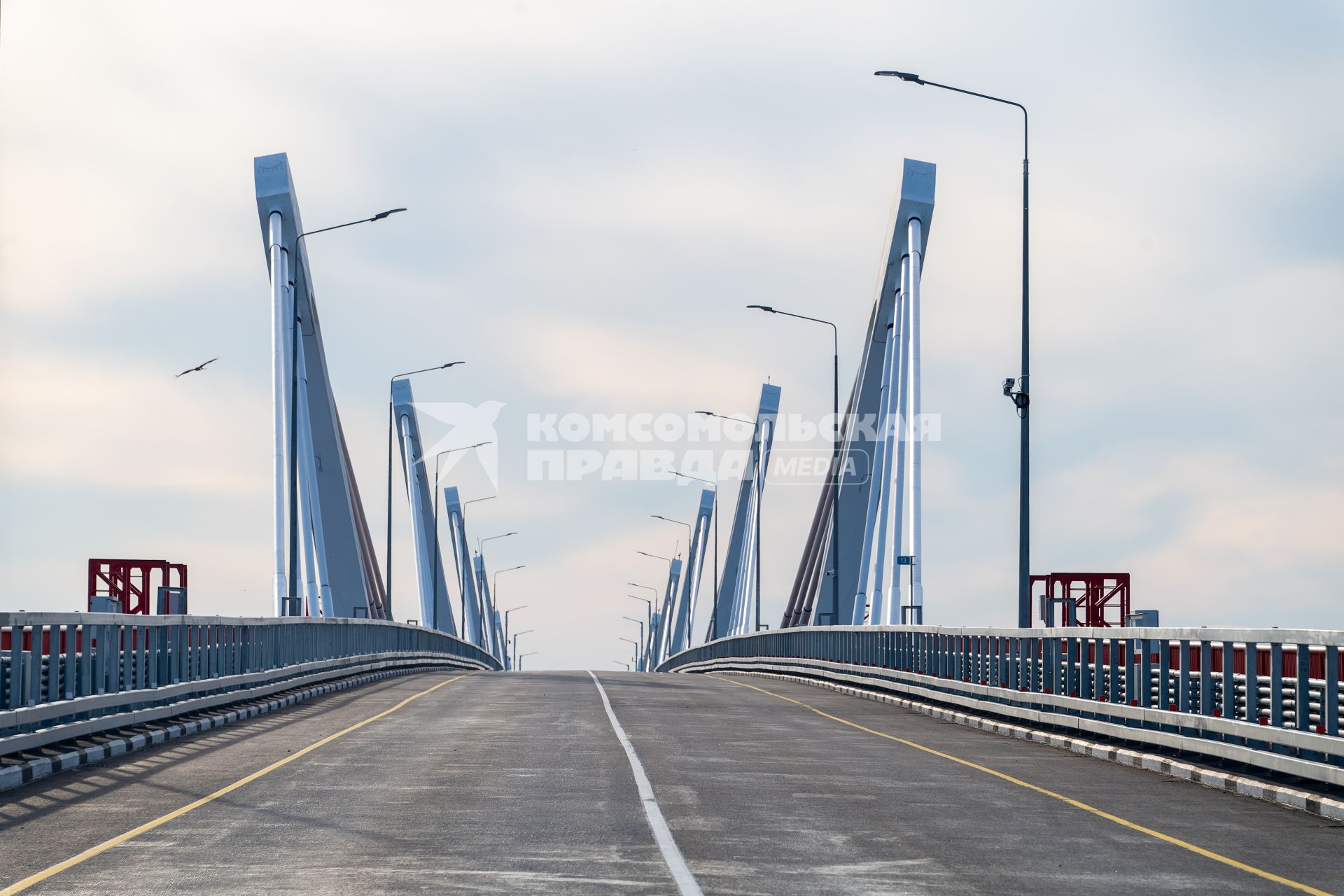 Амурская область, г. Благовещенск. Первый автомобильный мост через реку Амур между Россией и Китаем через пункт пропуска `Кани-Курган – Хэйхэ`.