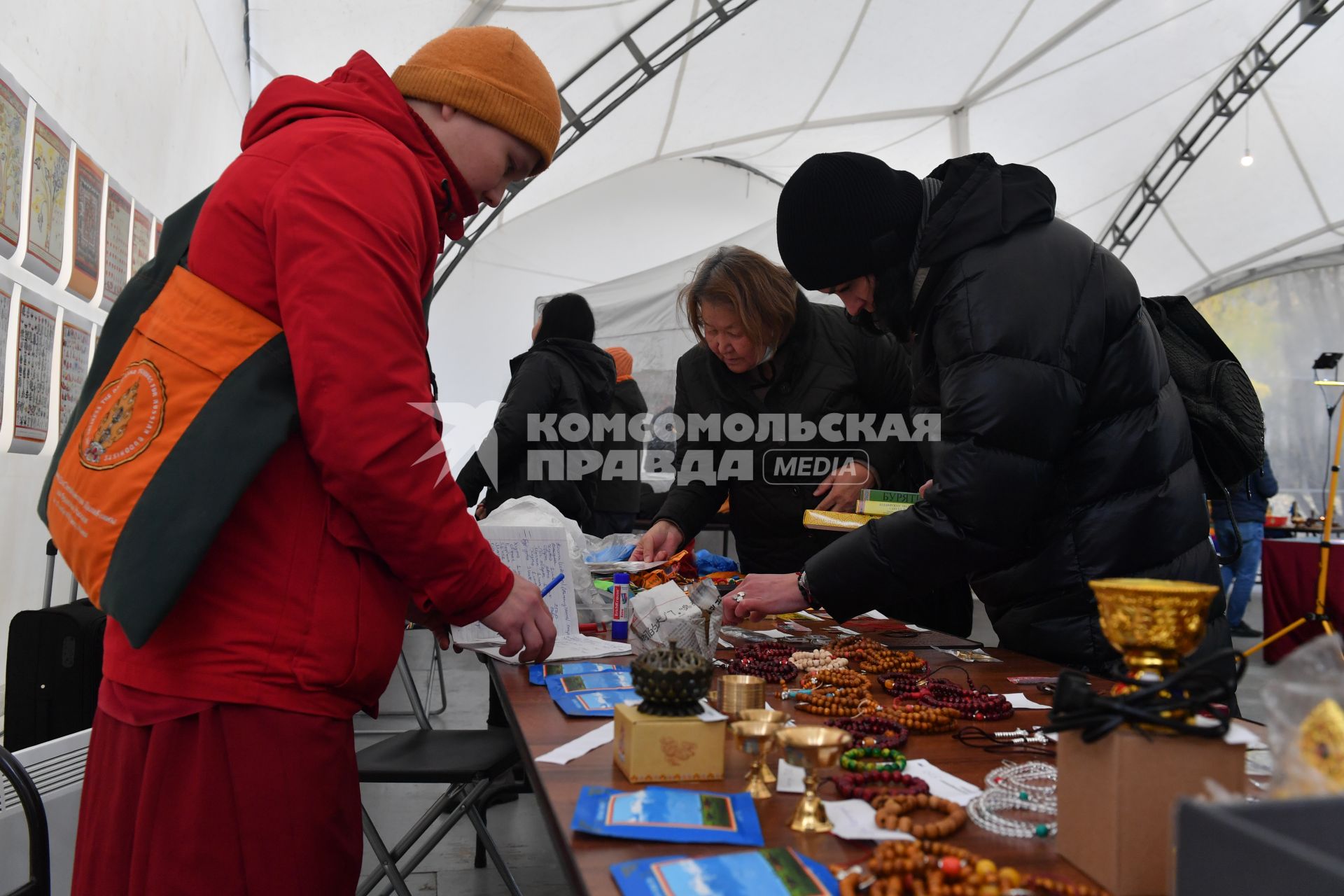 Москва. В Москве на Поклонной горе построили мандалу Будды Медицины.