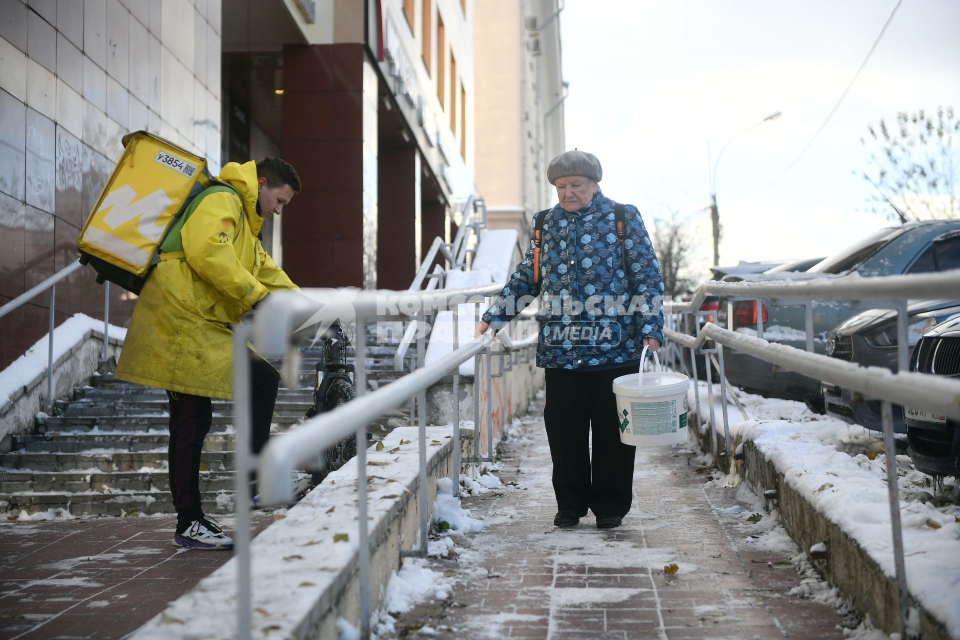 Екатеринбург. Гололед в городе