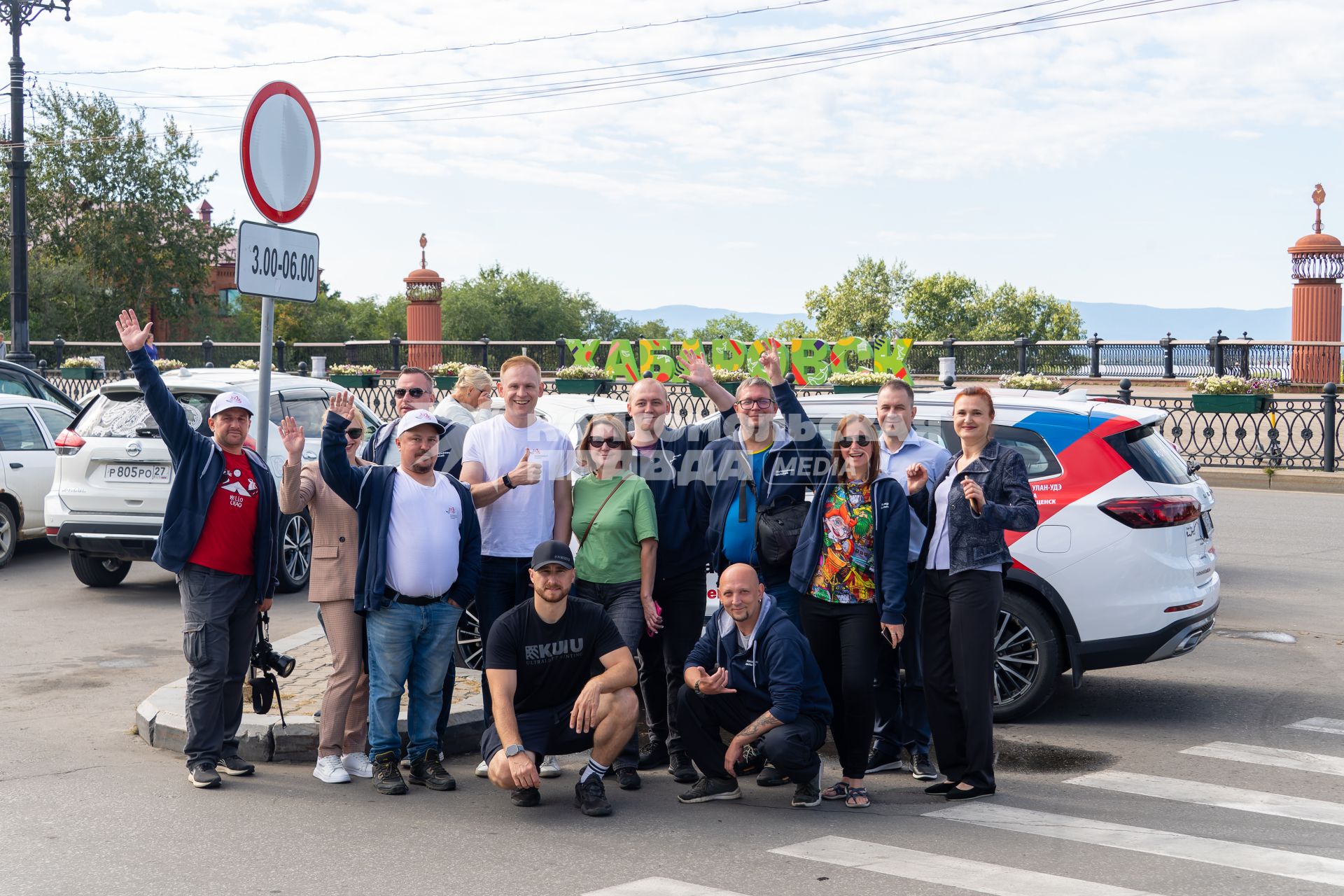 Хабаровск. Участники автопробега `Открываем Дальний`.