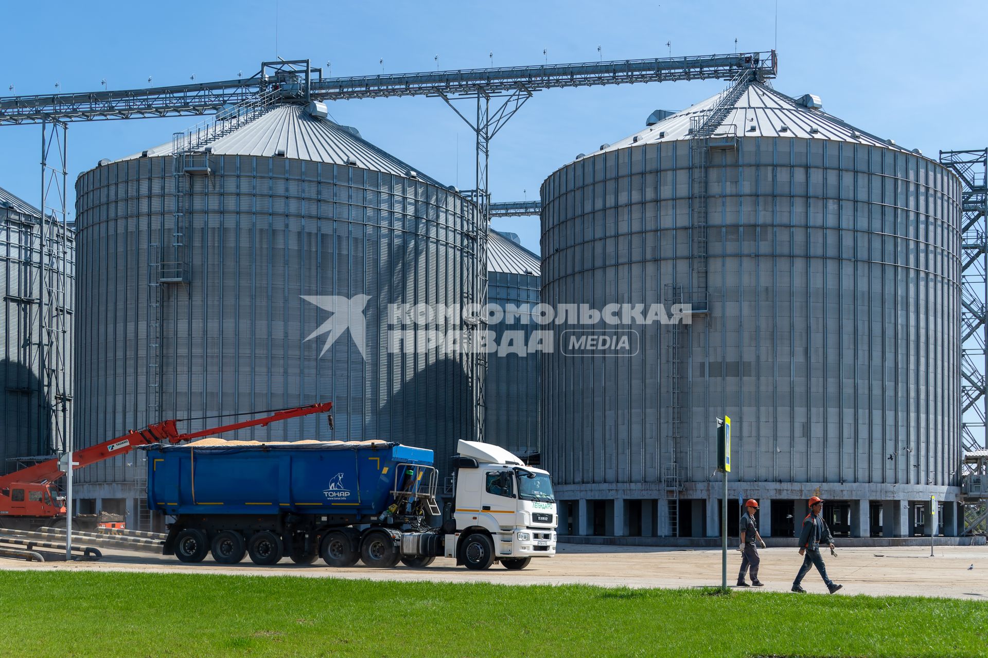 Приморский край, с. Михайловка. Комбикормовый завод компании `Русагро-Приморье` на территории опережающего развития `Михайловский`.