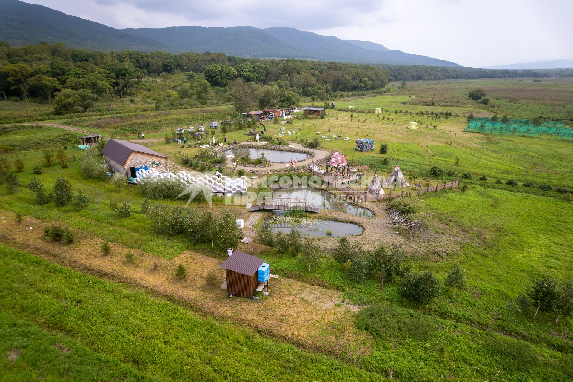 Приморский край, с. Новороссия. На территории пространства `АРТайга`.