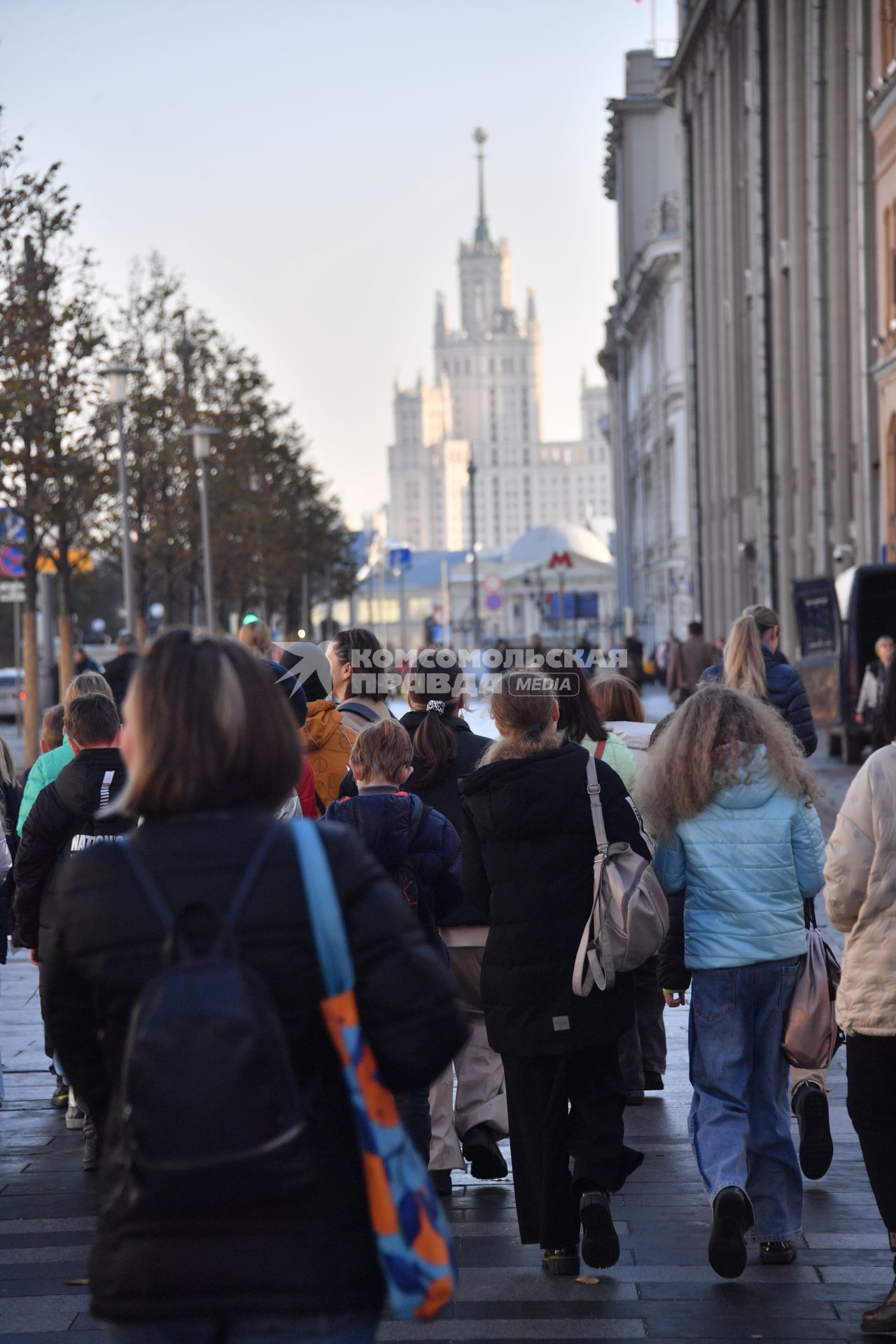 Москва.  Прохожие на улице.