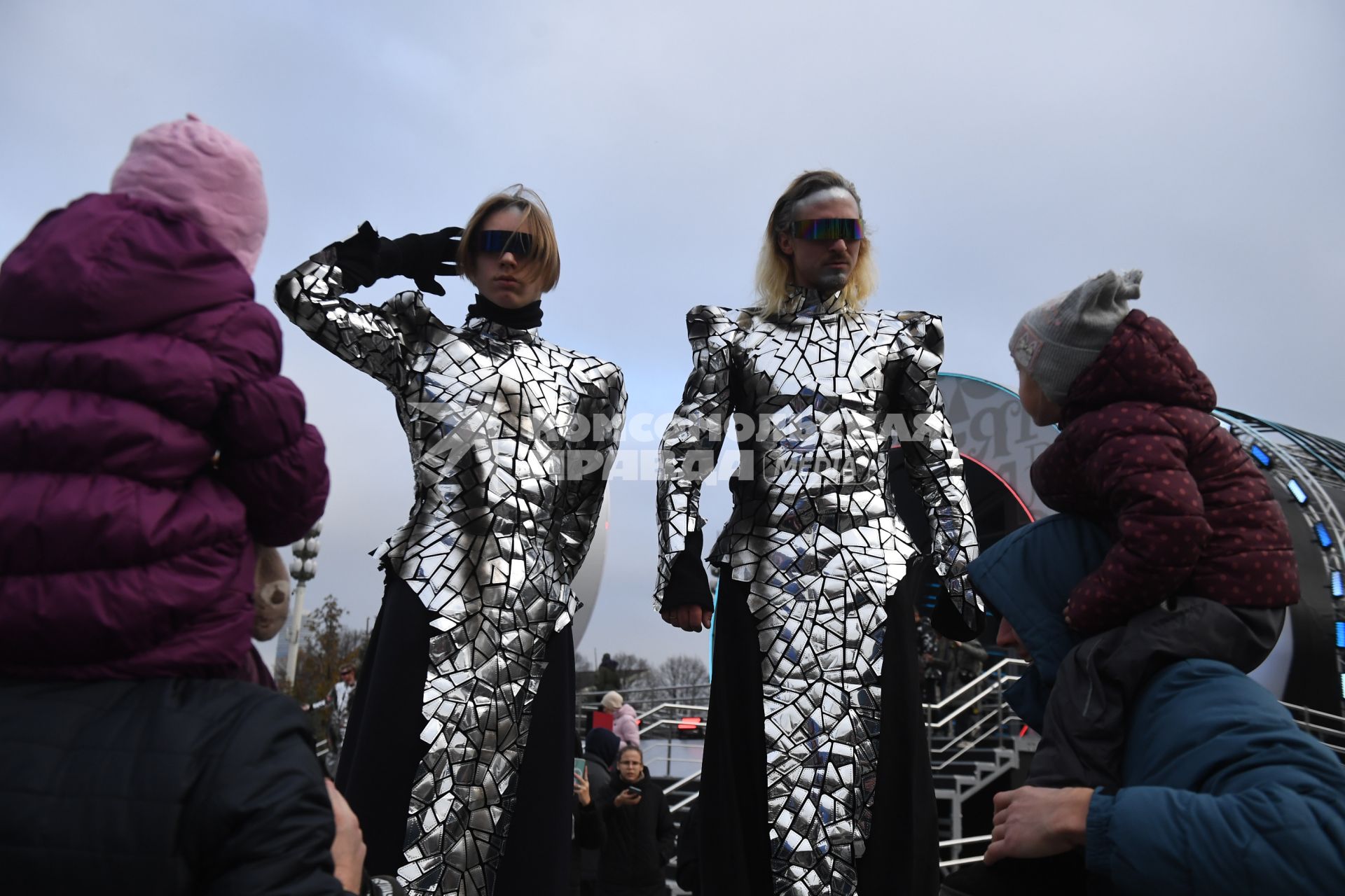 Москва. Аниматоры  на выставке-форуме `Россия` на ВДНХ.