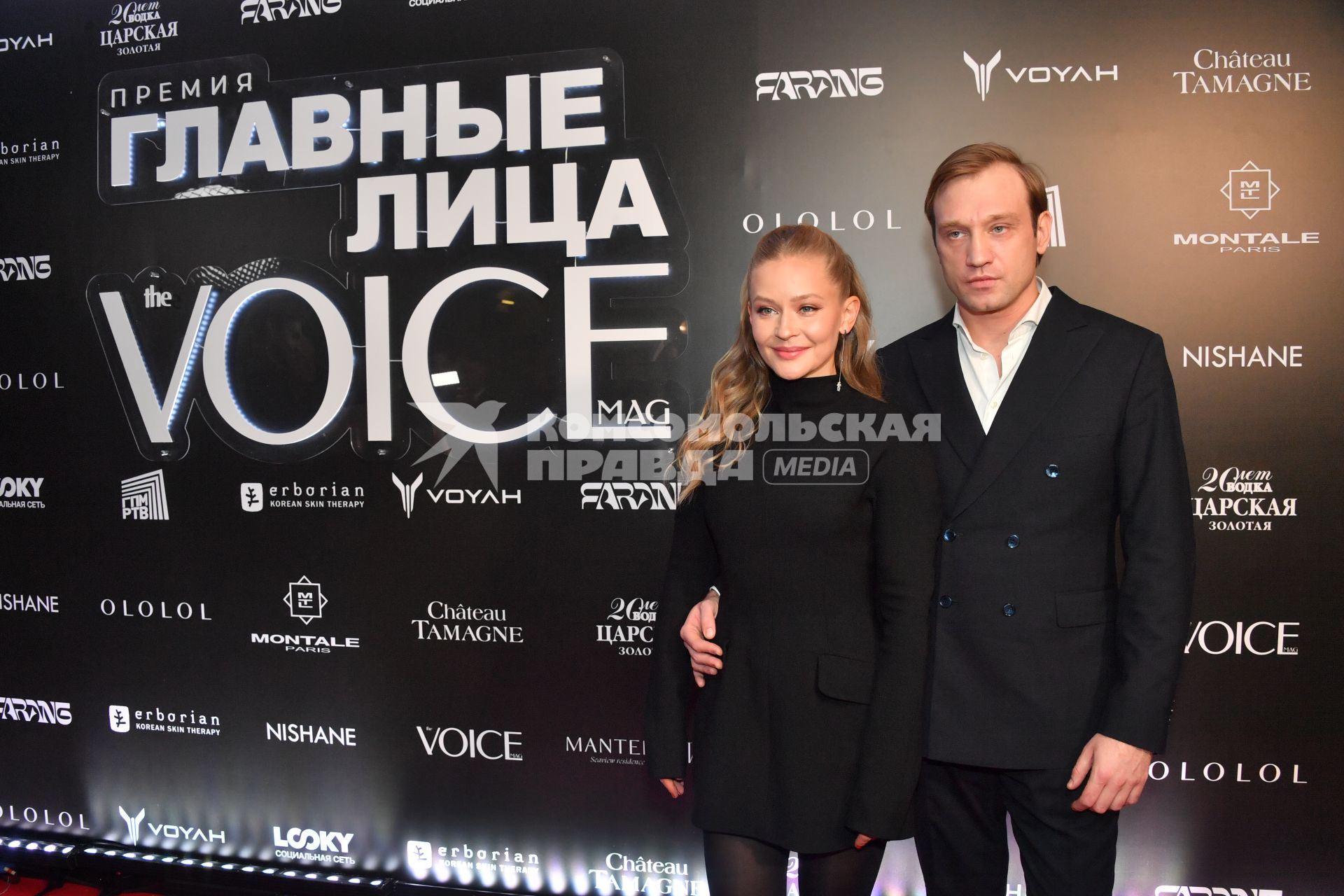 Москва. Актеры Юлия Пересильд и Михаил Тройник на премии `VOICE. Главные лица` в Театре имени Пушкина.