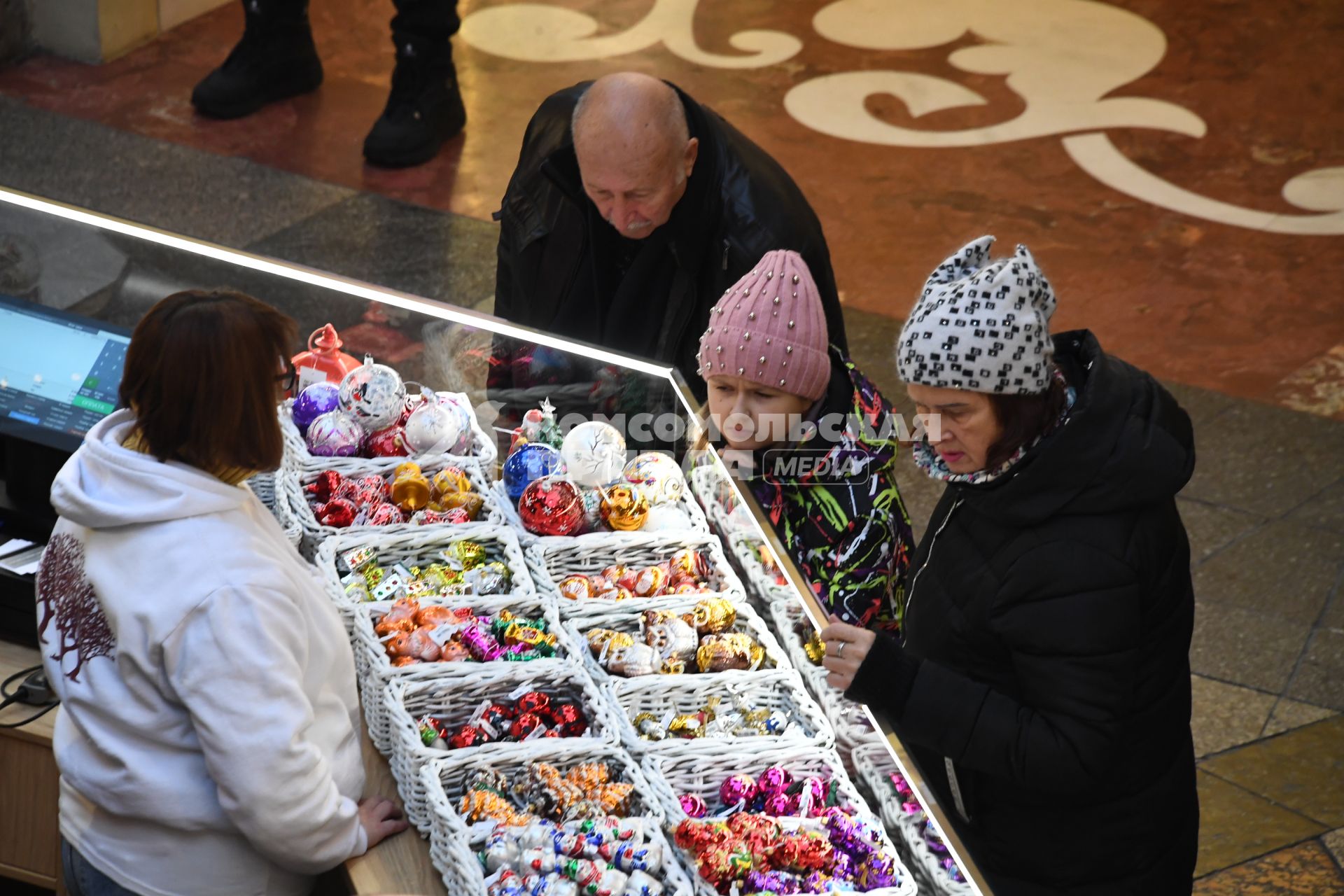 Новогодняя торговля в ГУМе