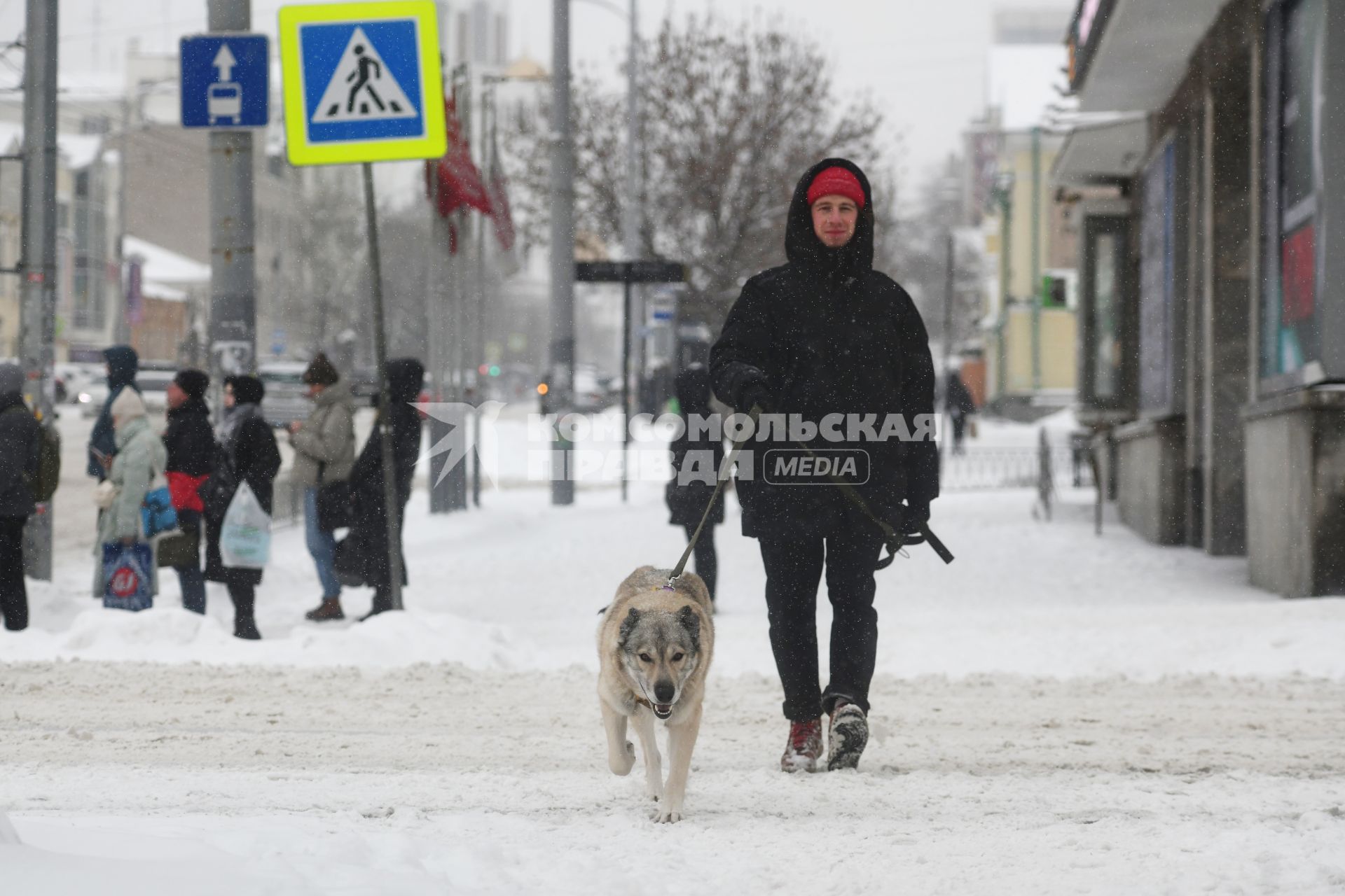 Последствия снегопада в Екатеринбурге