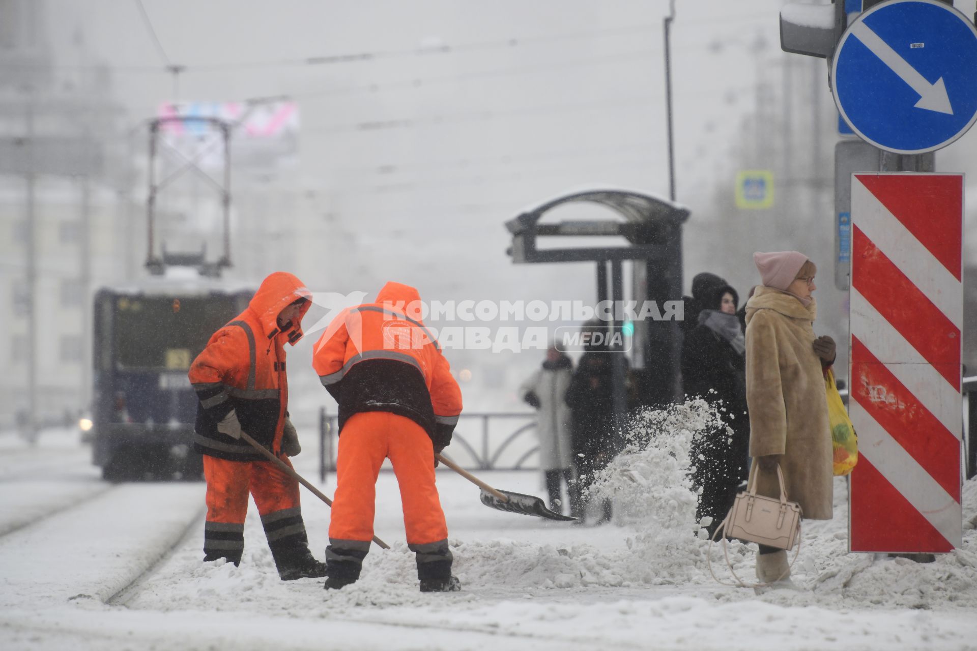 Последствия снегопада в Екатеринбурге